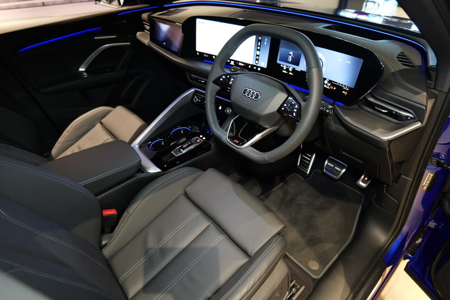 Image about Audi Q5 SUV e-hybrid quattro S tronic