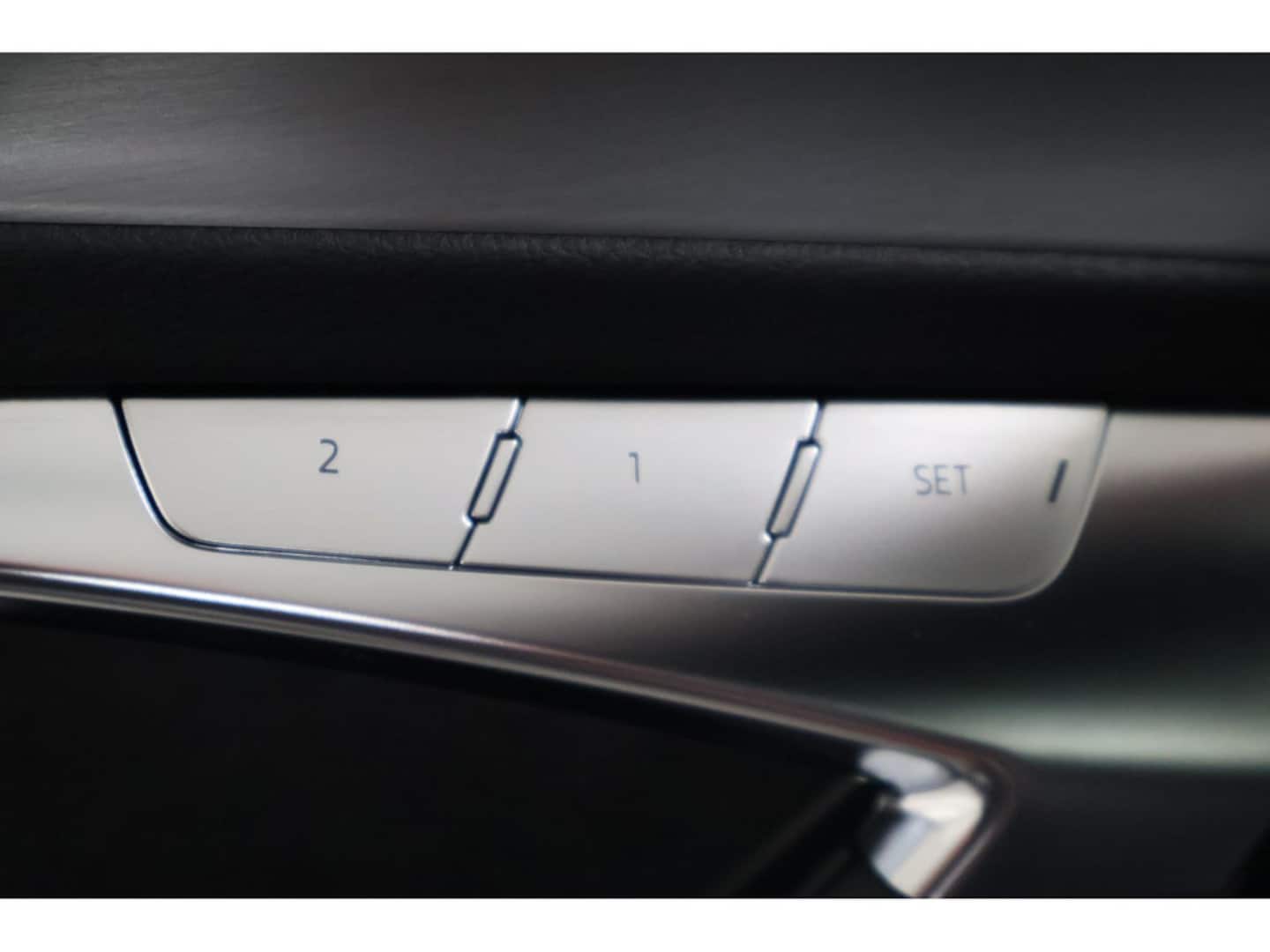 Bild über Audi S6 Avant TDI quattro tiptronic - für weitere Informationen kontaktieren Sie den Audi Partner