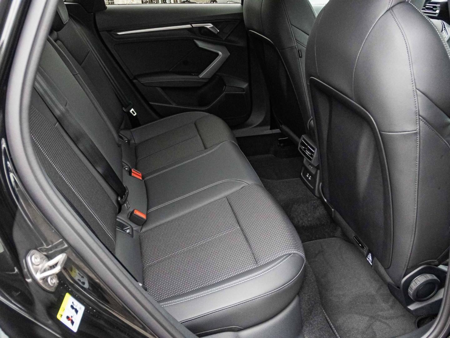 Bild über Audi A3 Sportback TFSI Schaltgetriebe - für weitere Informationen kontaktieren Sie den Audi Partner