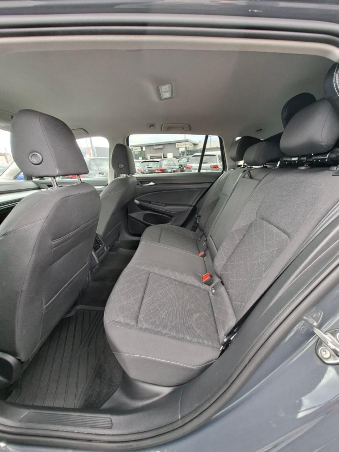 Volkswagen Golf Variant Life