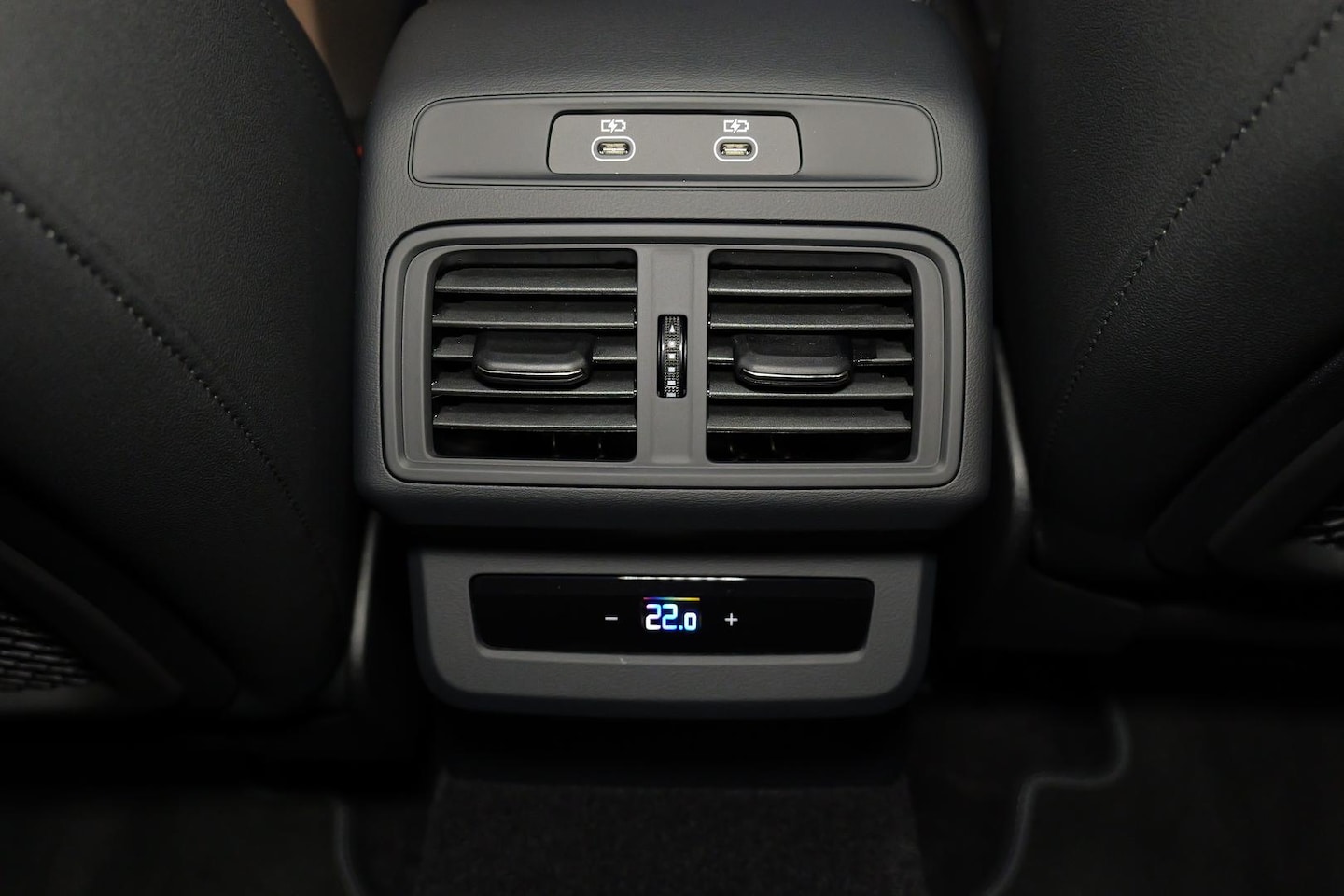 Image about Audi Q5 SUV e-hybrid quattro S tronic