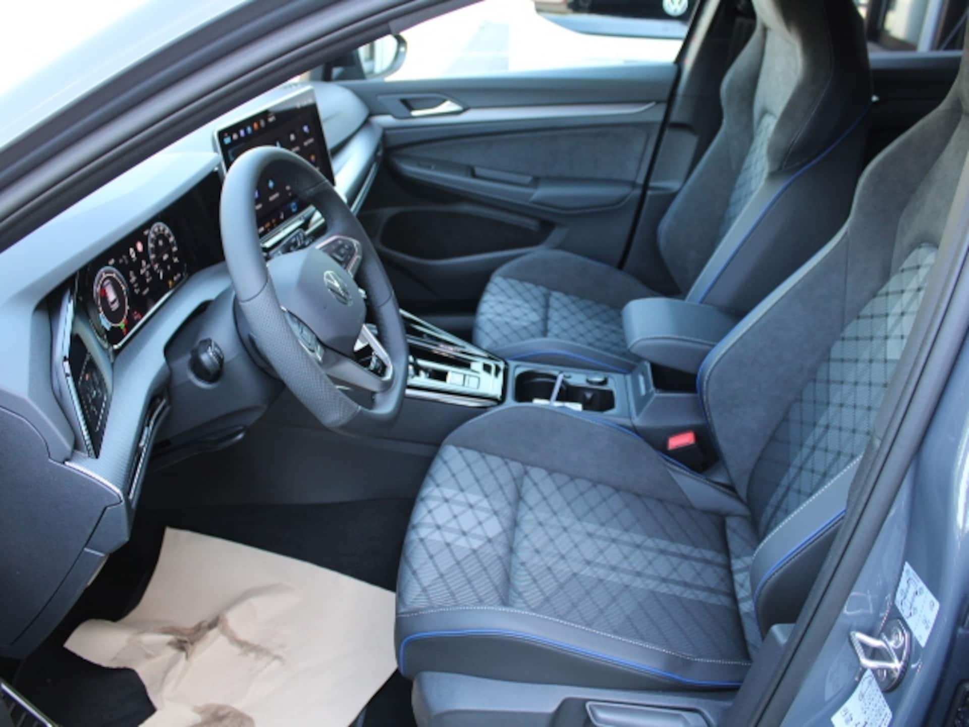Volkswagen Golf Variant R-Line
