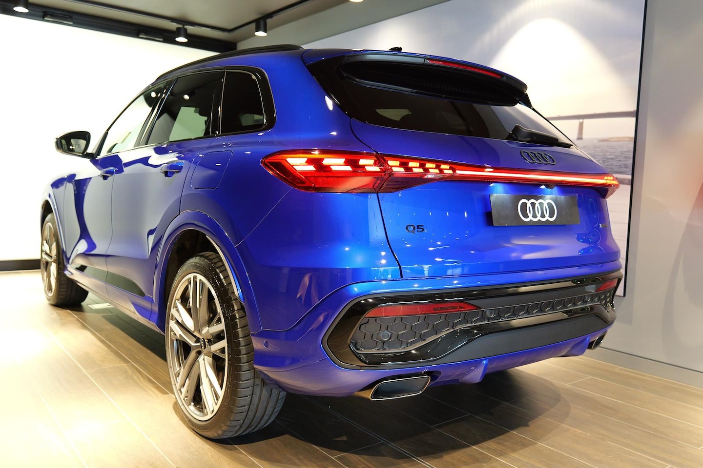Image about Audi Q5 SUV e-hybrid quattro S tronic