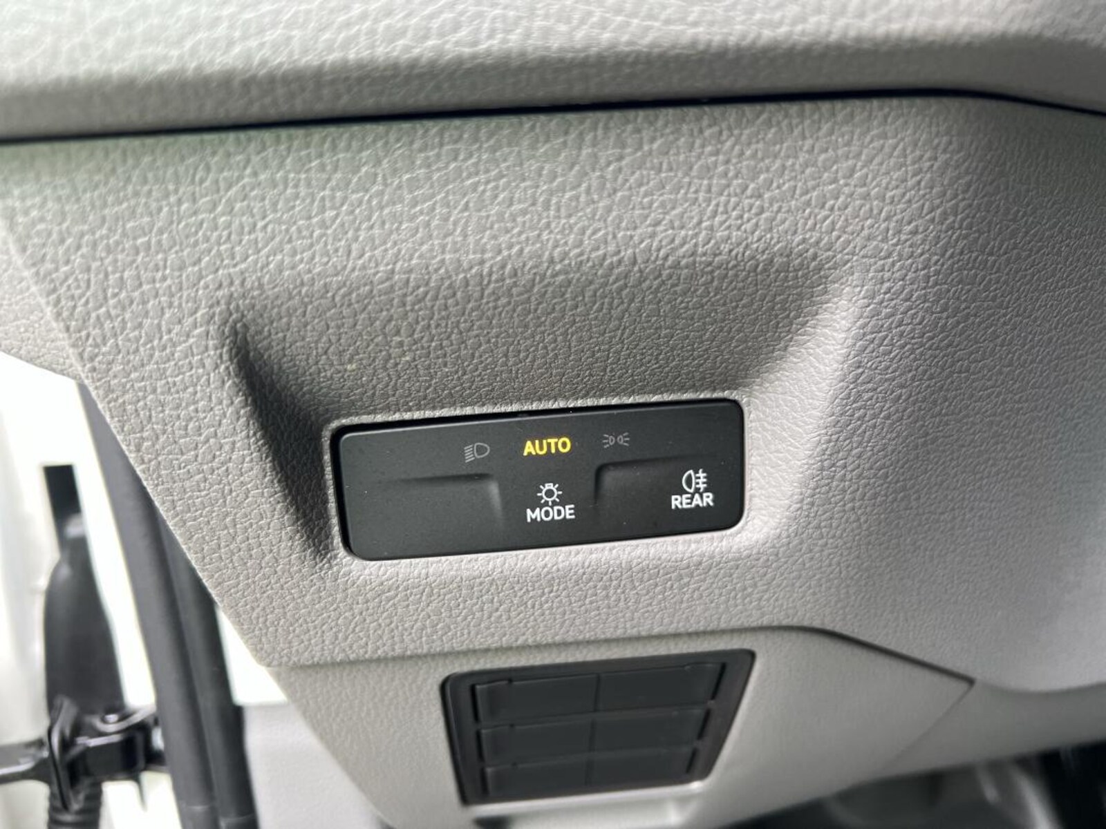 Volkswagen Crafter Kasten mittlerer Radstand – Bild 18