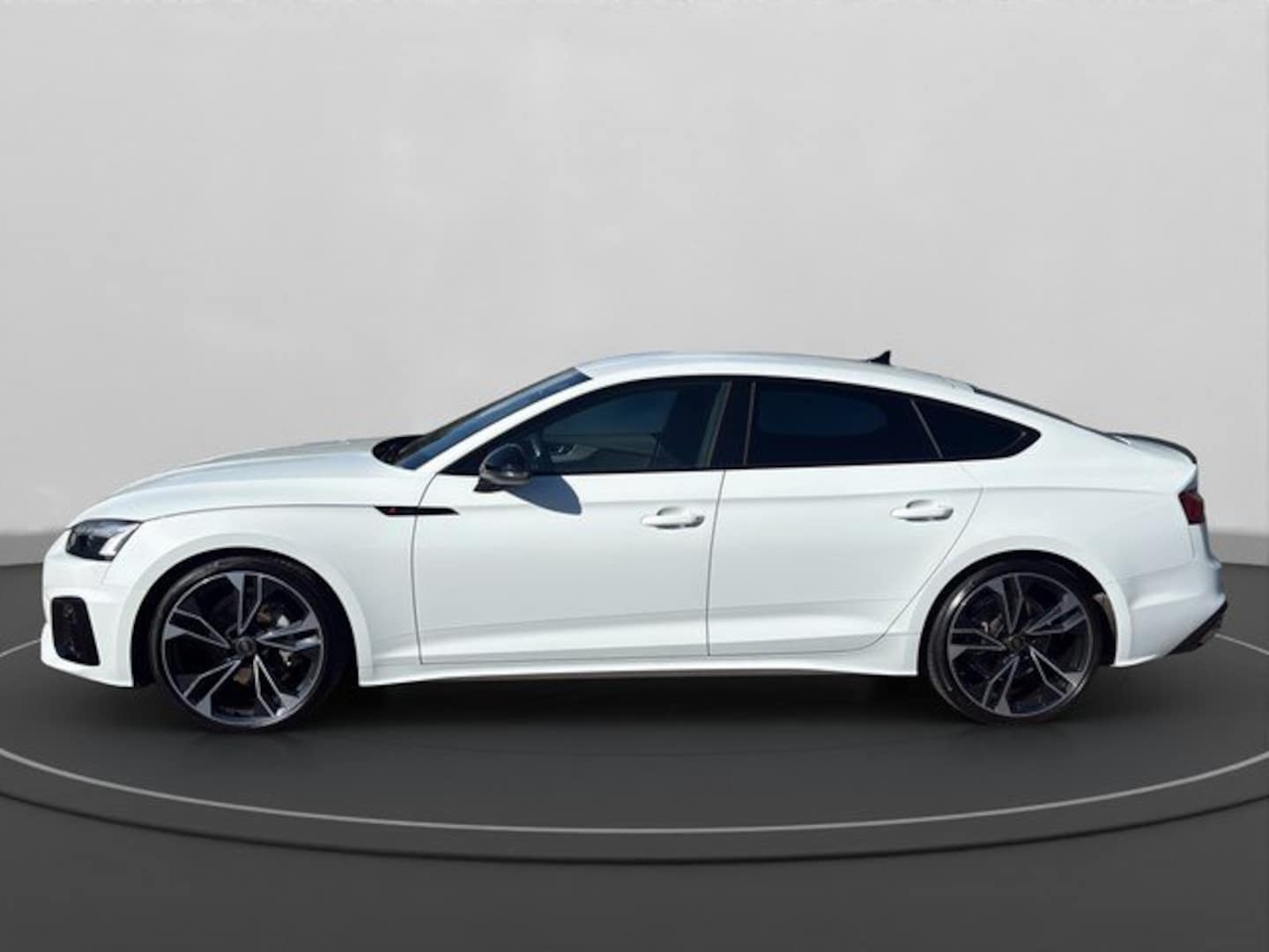 Bild über Audi A5 Sportback S line business 40 TFSI quattro S tronic - für weitere Informationen kontaktieren Sie den Audi Partner