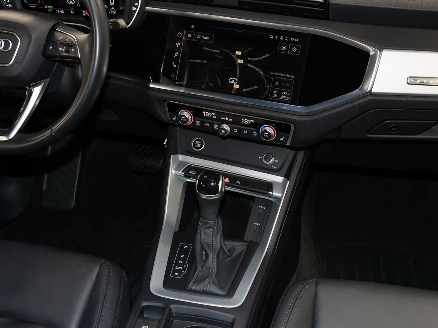 Bild über Audi Q3 Sportback 40 TFSI quattro S tronic - für weitere Informationen kontaktieren Sie den Audi Partner