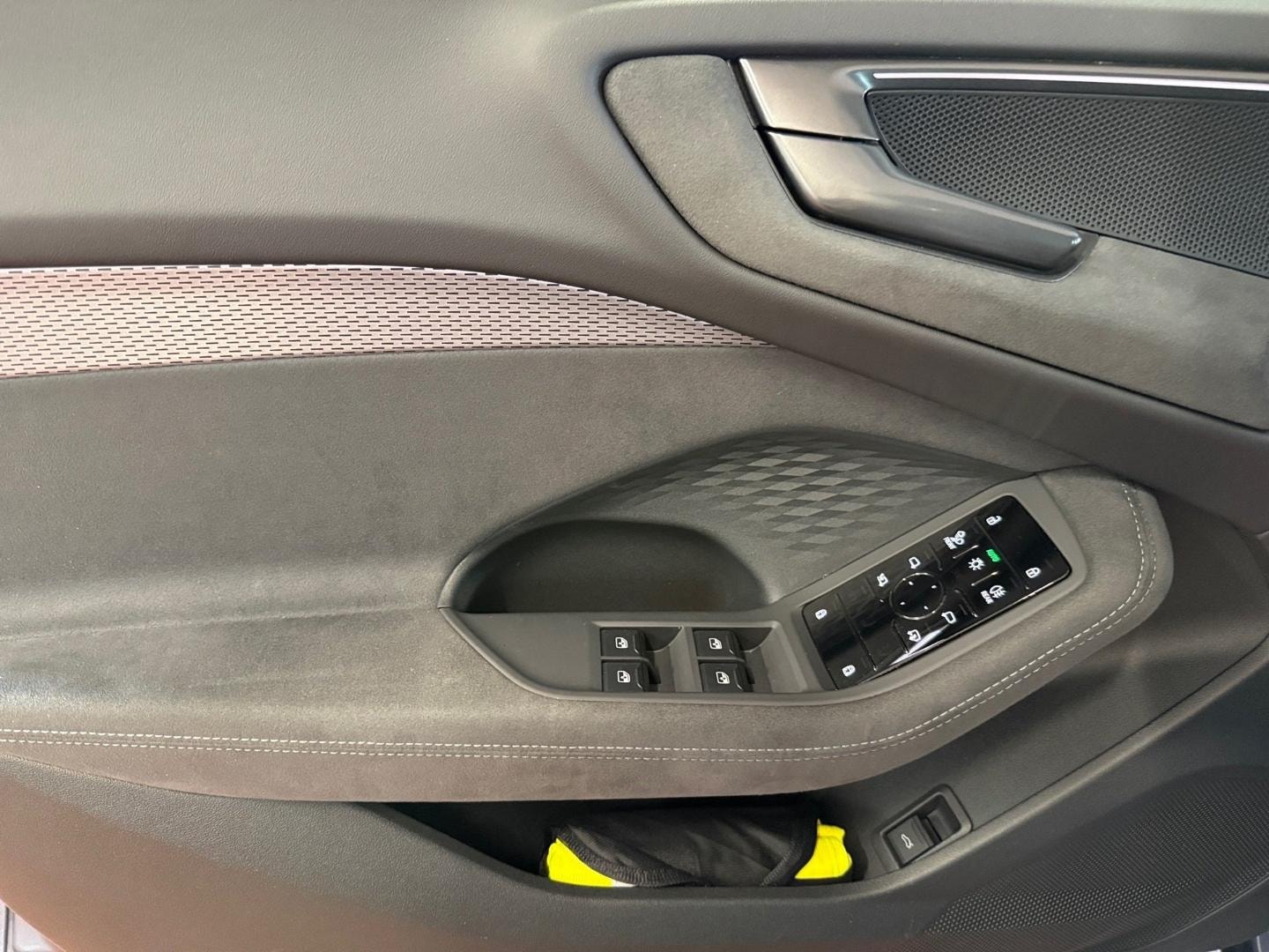 Bild über Audi A5 Avant TDI quattro 150 kW S tronic - für weitere Informationen kontaktieren Sie den Audi Partner