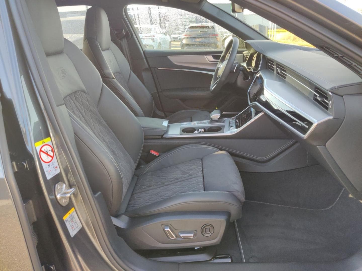 Bild über Audi S6 Avant TDI quattro tiptronic - für weitere Informationen kontaktieren Sie den Audi Partner