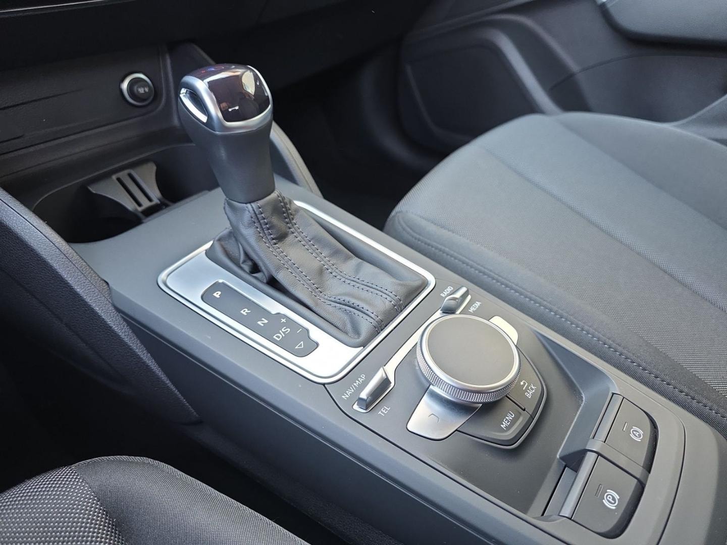 Bild über Audi Q2 advanced 35 TFSI S tronic - für weitere Informationen kontaktieren Sie den Audi Partner