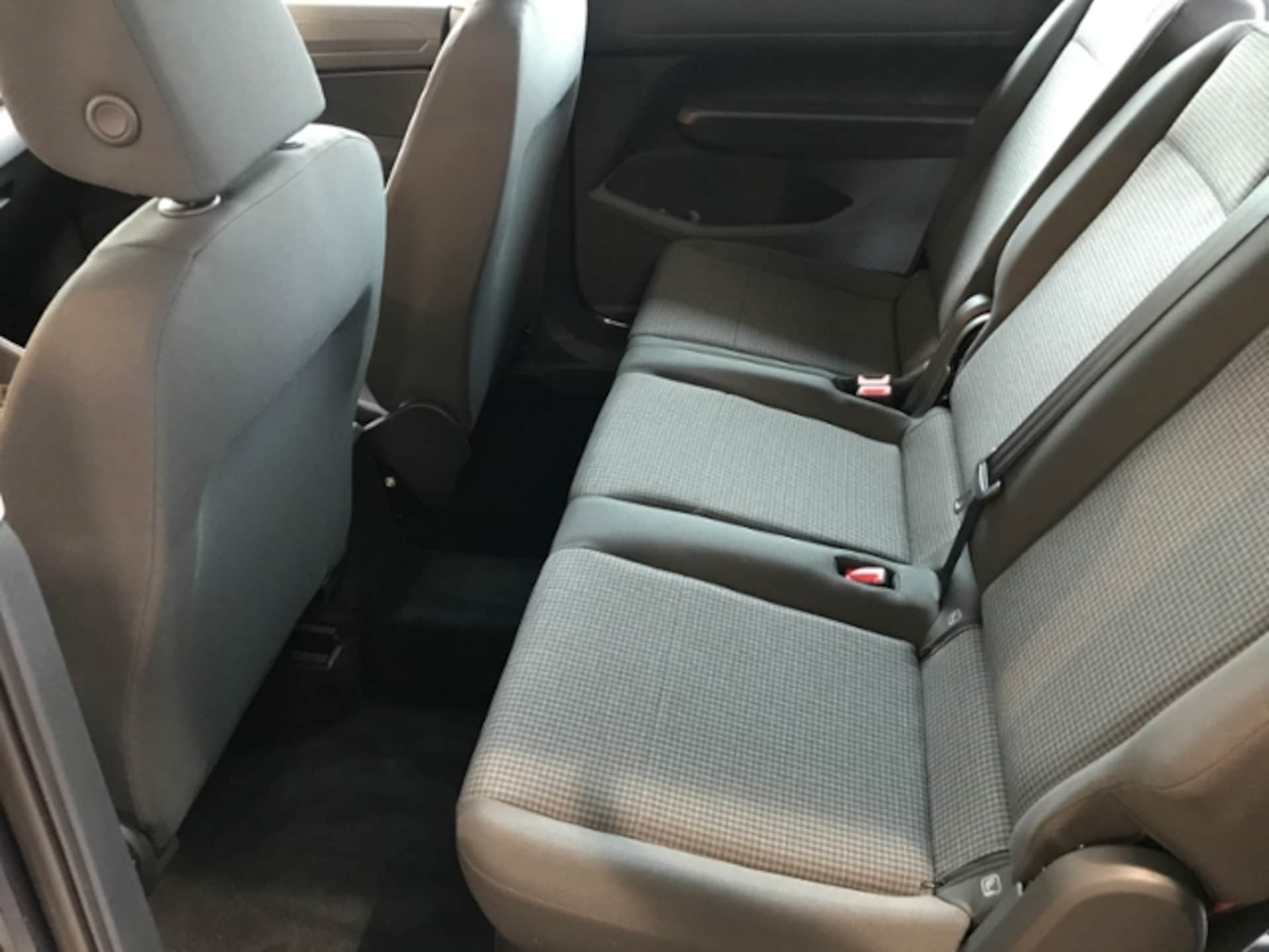 Volkswagen Caddy Maxi Basis-Modell