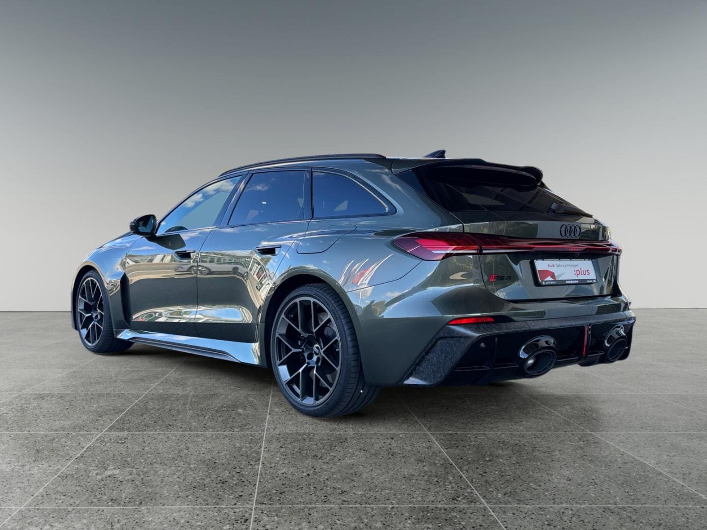 Bild über Audi RS 5 Avant quattro 470 kW tiptronic - für weitere Informationen kontaktieren Sie den Audi Partner