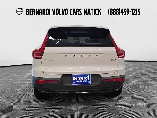 2024 Volvo XC40
