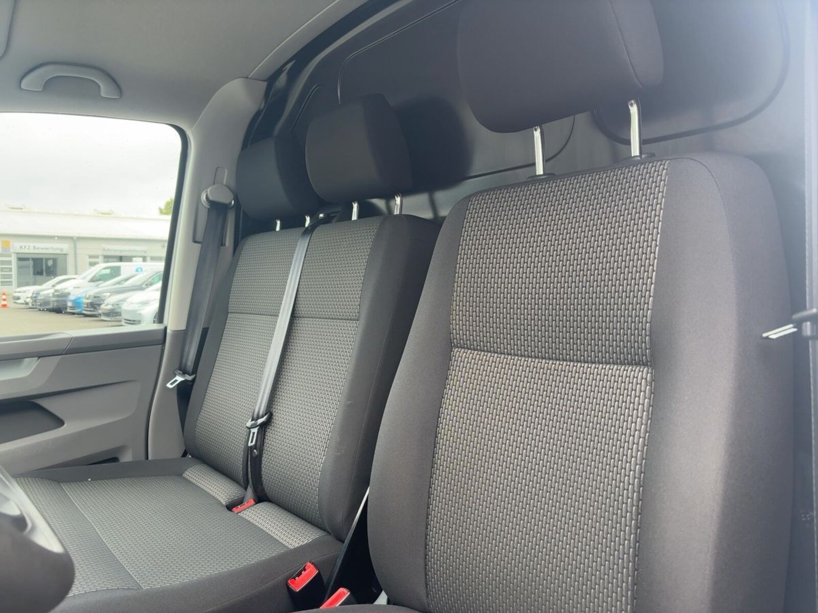 Volkswagen T6.1 Transporter Kasten kurzer Radstand – Bild 8