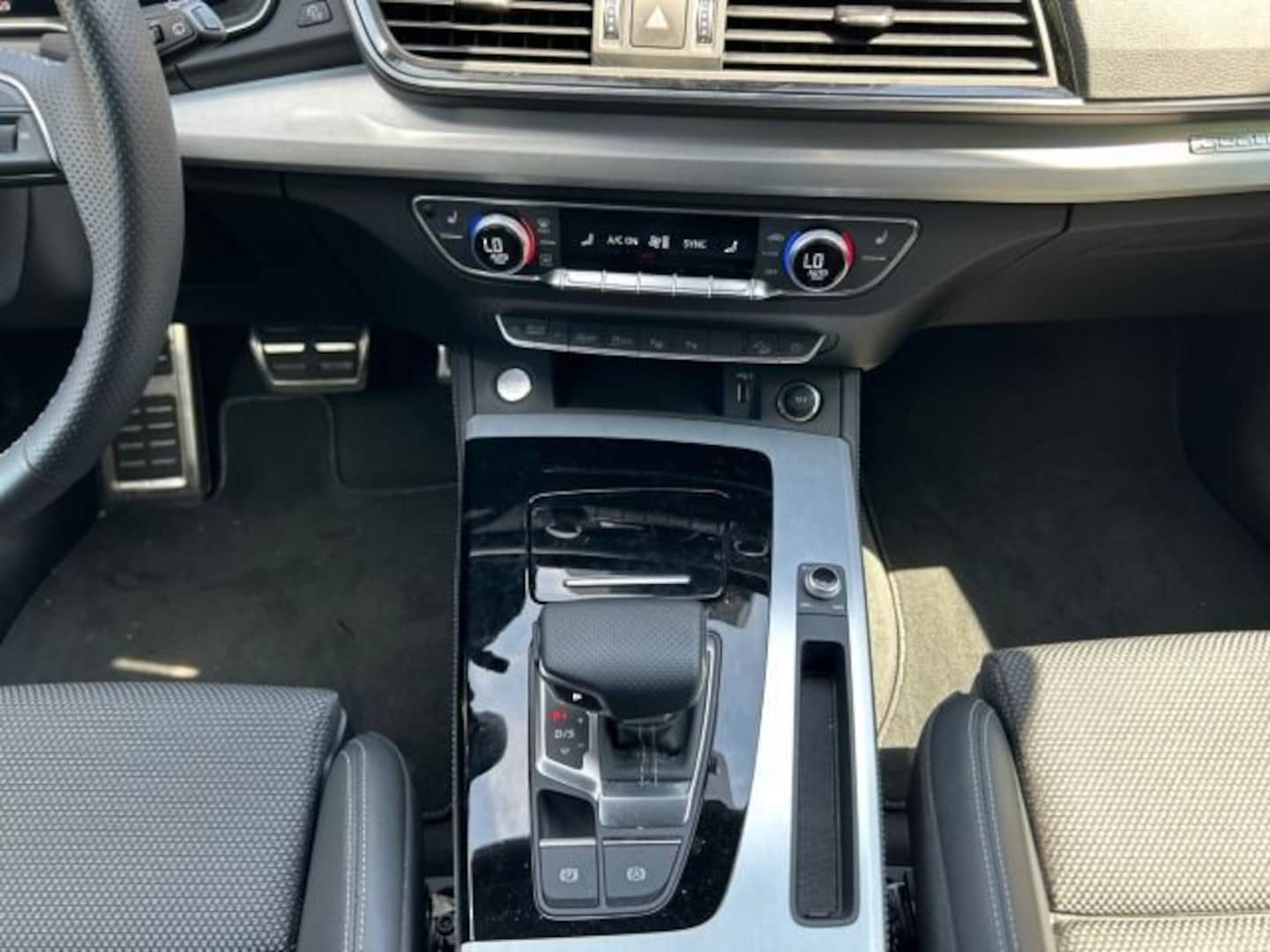 Bild über Audi Q5 40 TDI quattro S tronic - für weitere Informationen kontaktieren Sie den Audi Partner