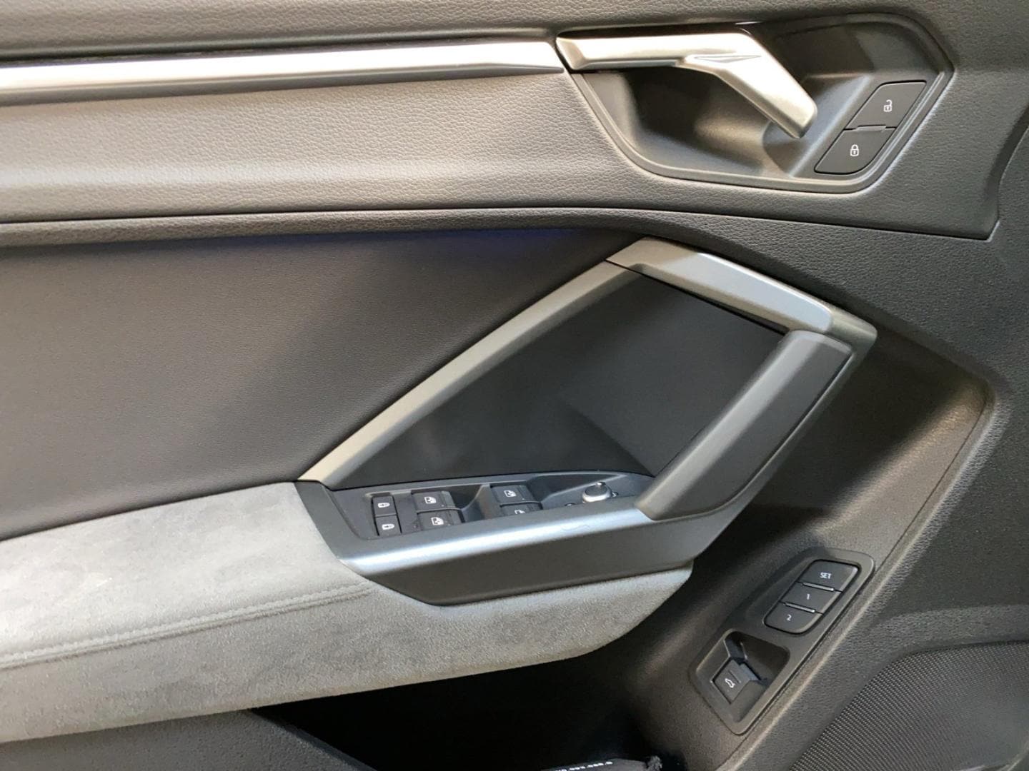 Bild über Audi Q3 TFSI quattro 140 kW S tronic - für weitere Informationen kontaktieren Sie den Audi Partner