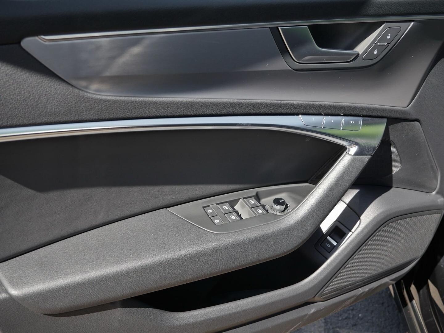 Bild über Audi S6 Avant TDI quattro tiptronic - für weitere Informationen kontaktieren Sie den Audi Partner
