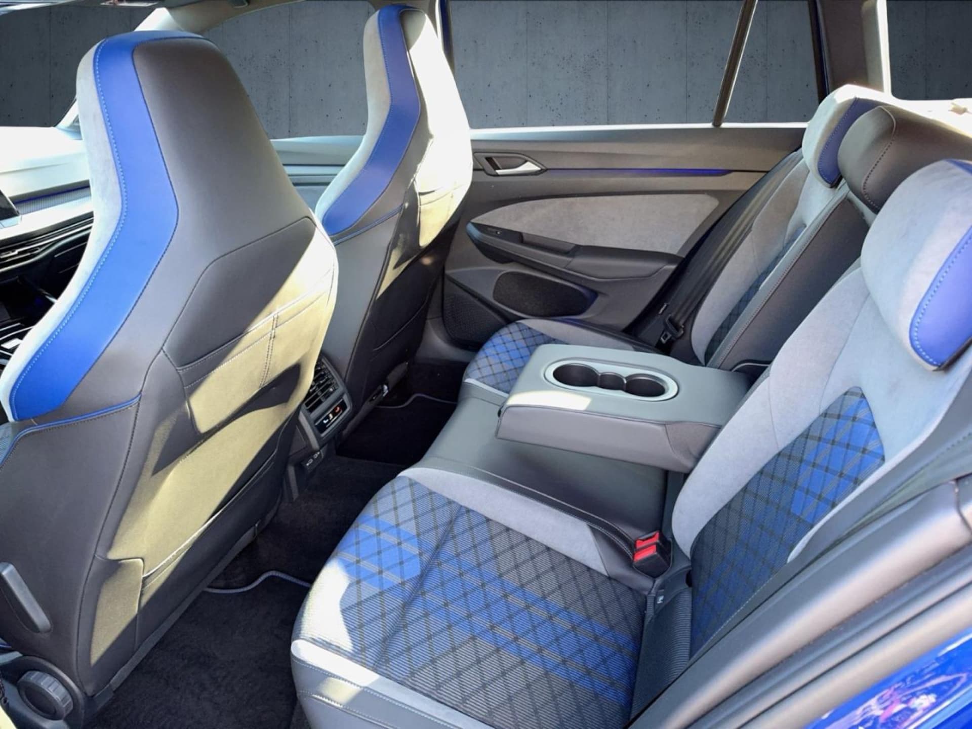 Volkswagen Golf Variant R