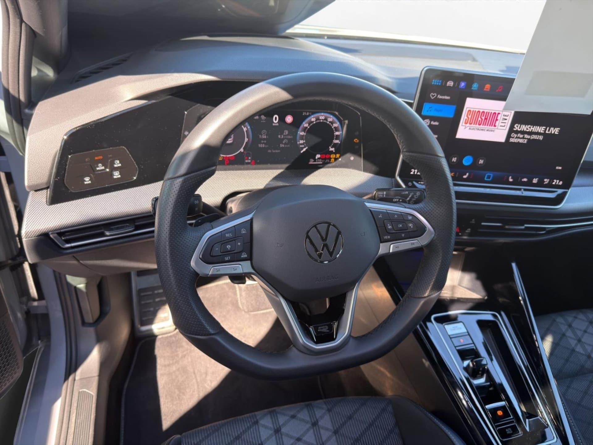 Volkswagen Golf R-Line