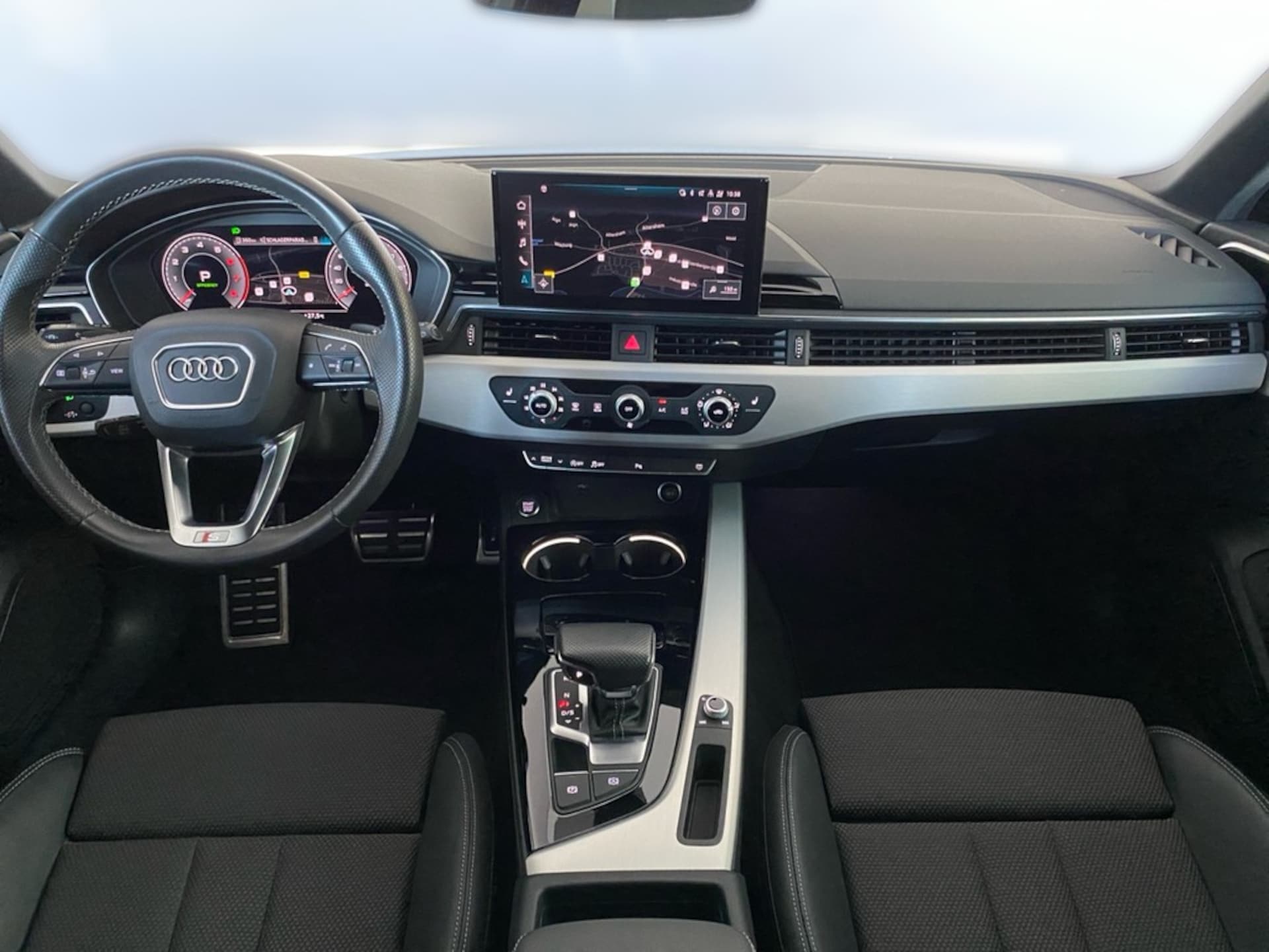 Audi A4 Avant S line