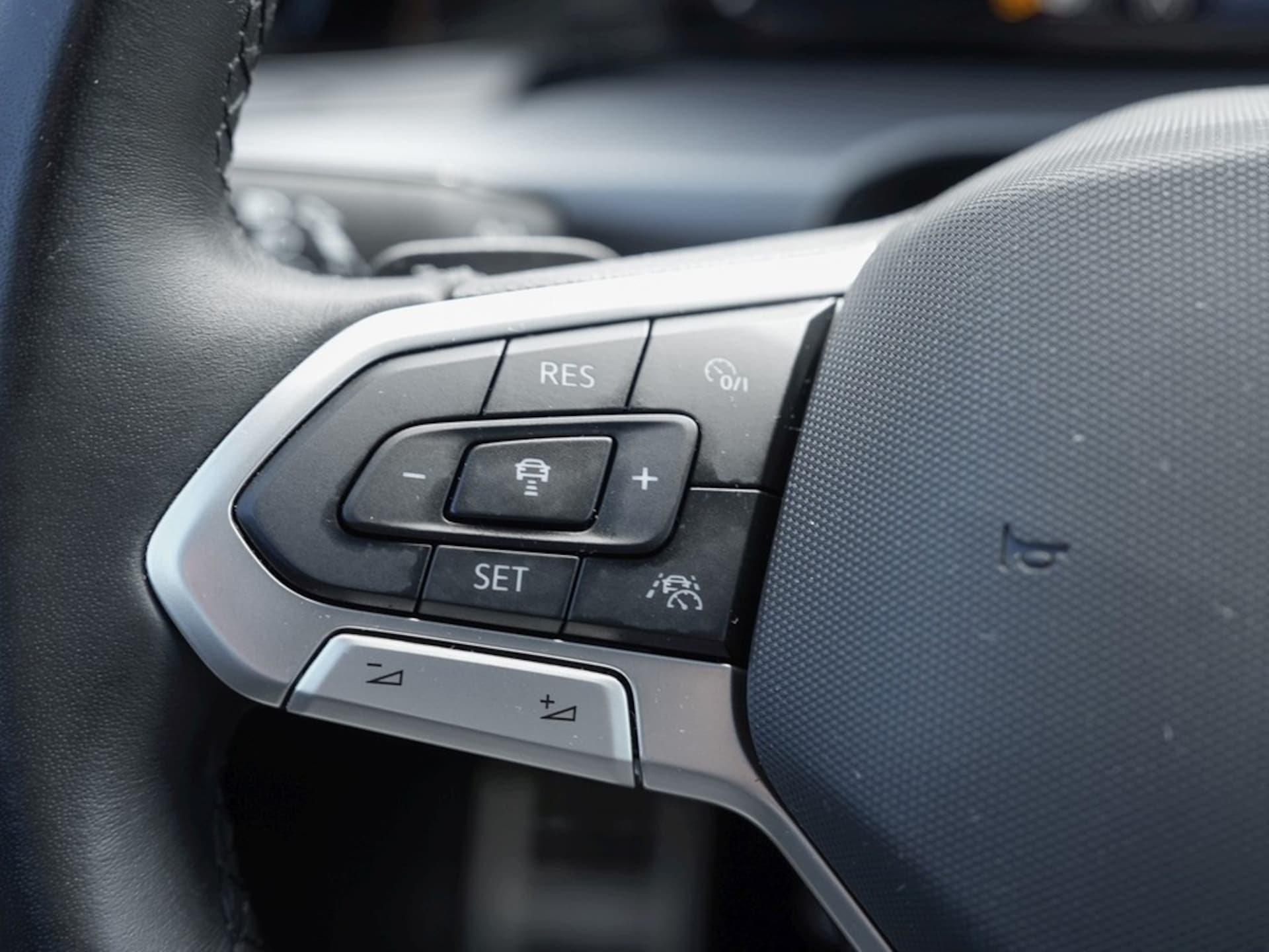 Volkswagen Golf Active