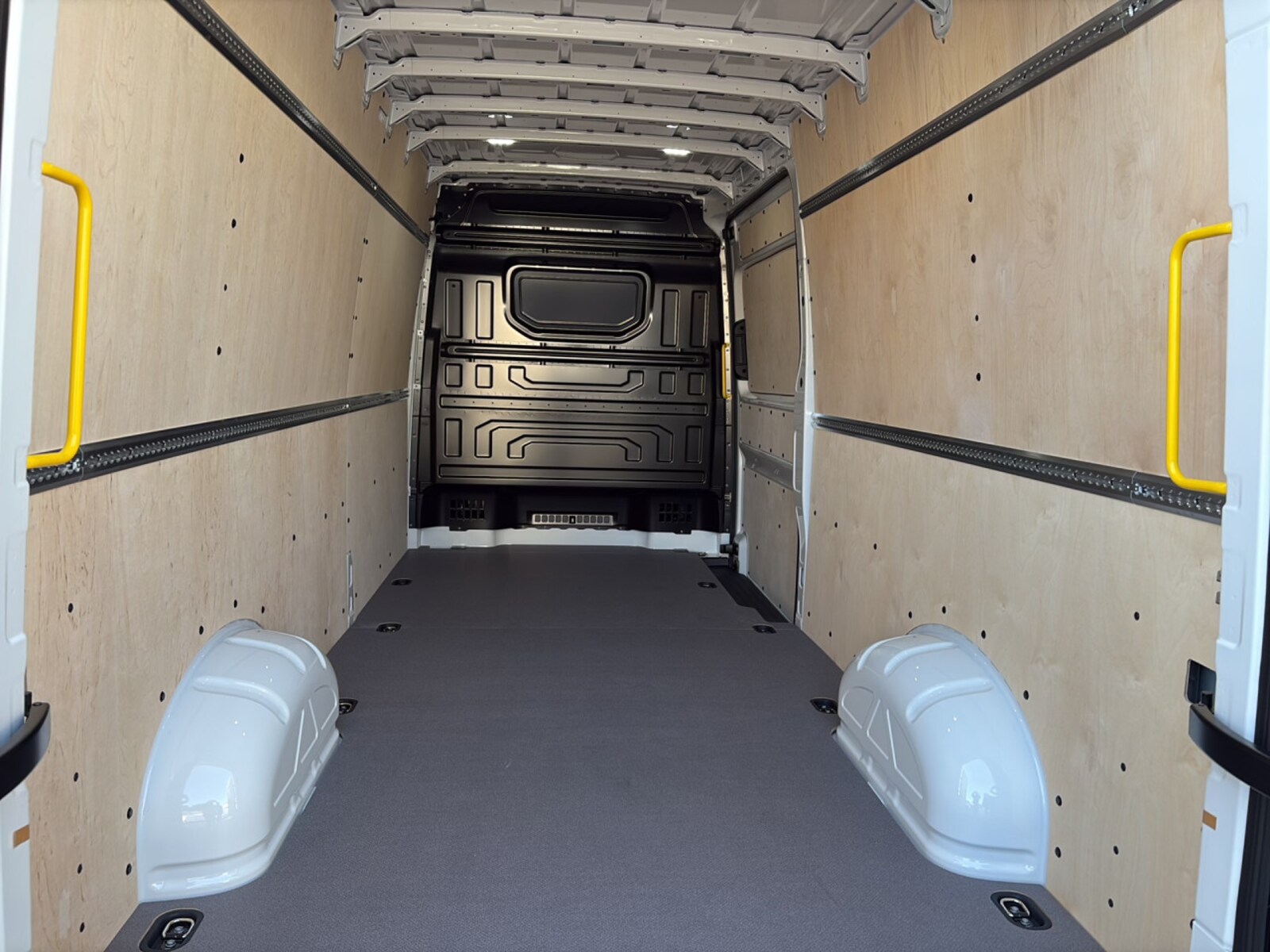 Volkswagen Crafter Kasten langer Radstand – Bild 15