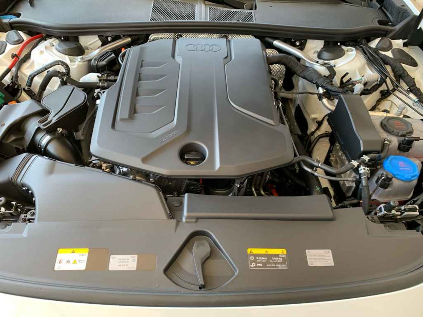 Bild über Audi A5 Avant e-hybrid e-hybrid quattro 220 kW S tronic - für weitere Informationen kontaktieren Sie den Audi Partner