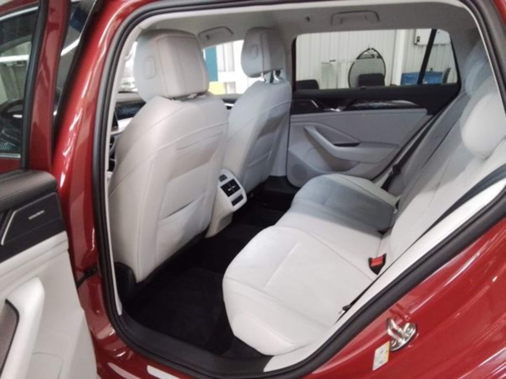 Volkswagen Passat Elegance
