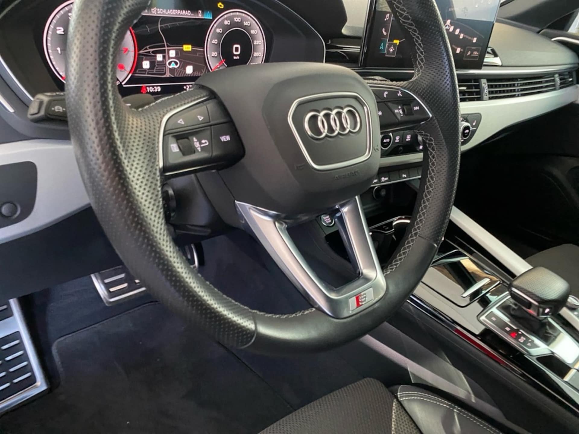 Audi A4 Avant S line