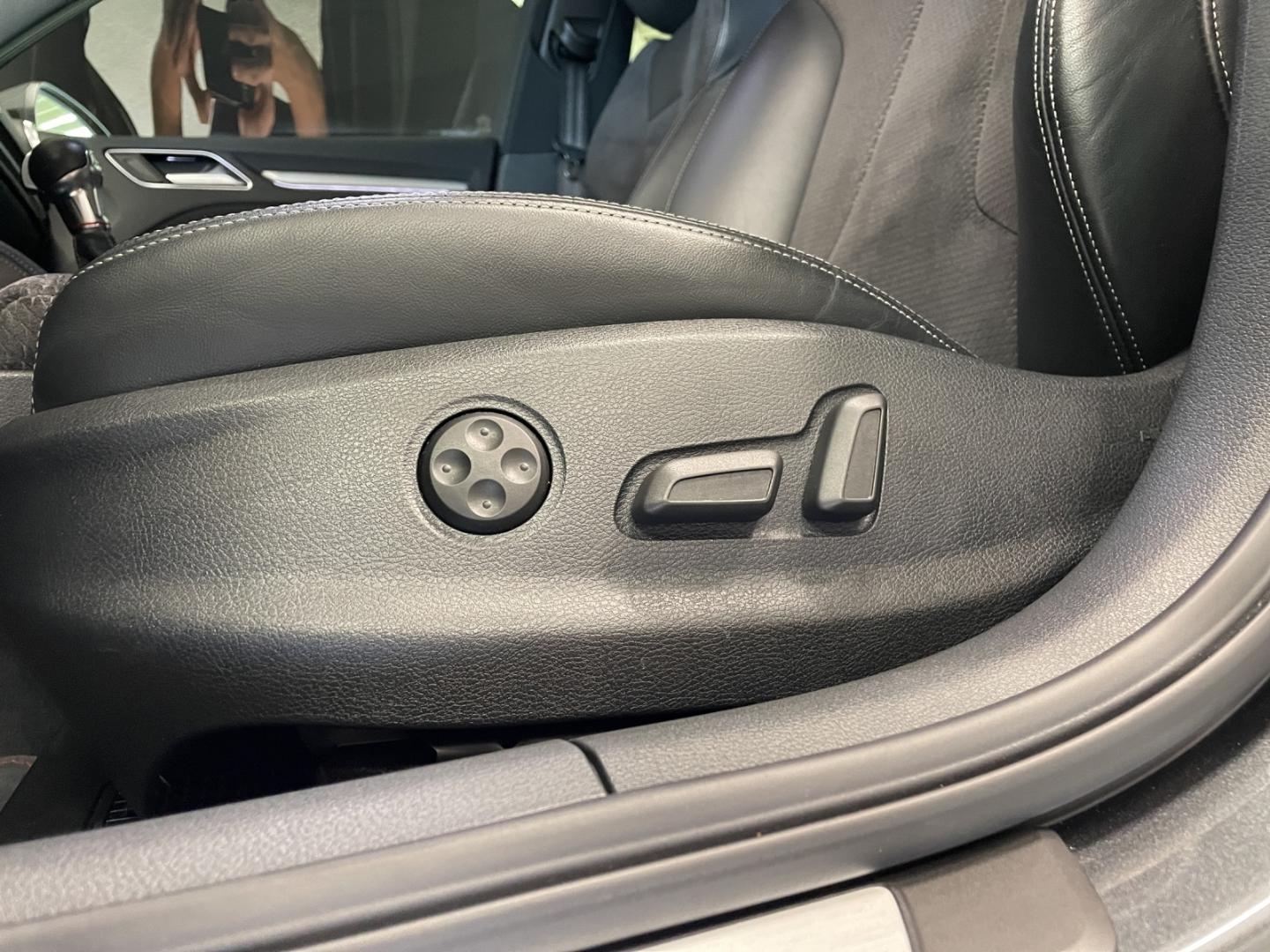 Bild über Audi S3 Sportback S3 Sportback TFSI 221 kW (300 PS) S tronic - for more details contact your dealer