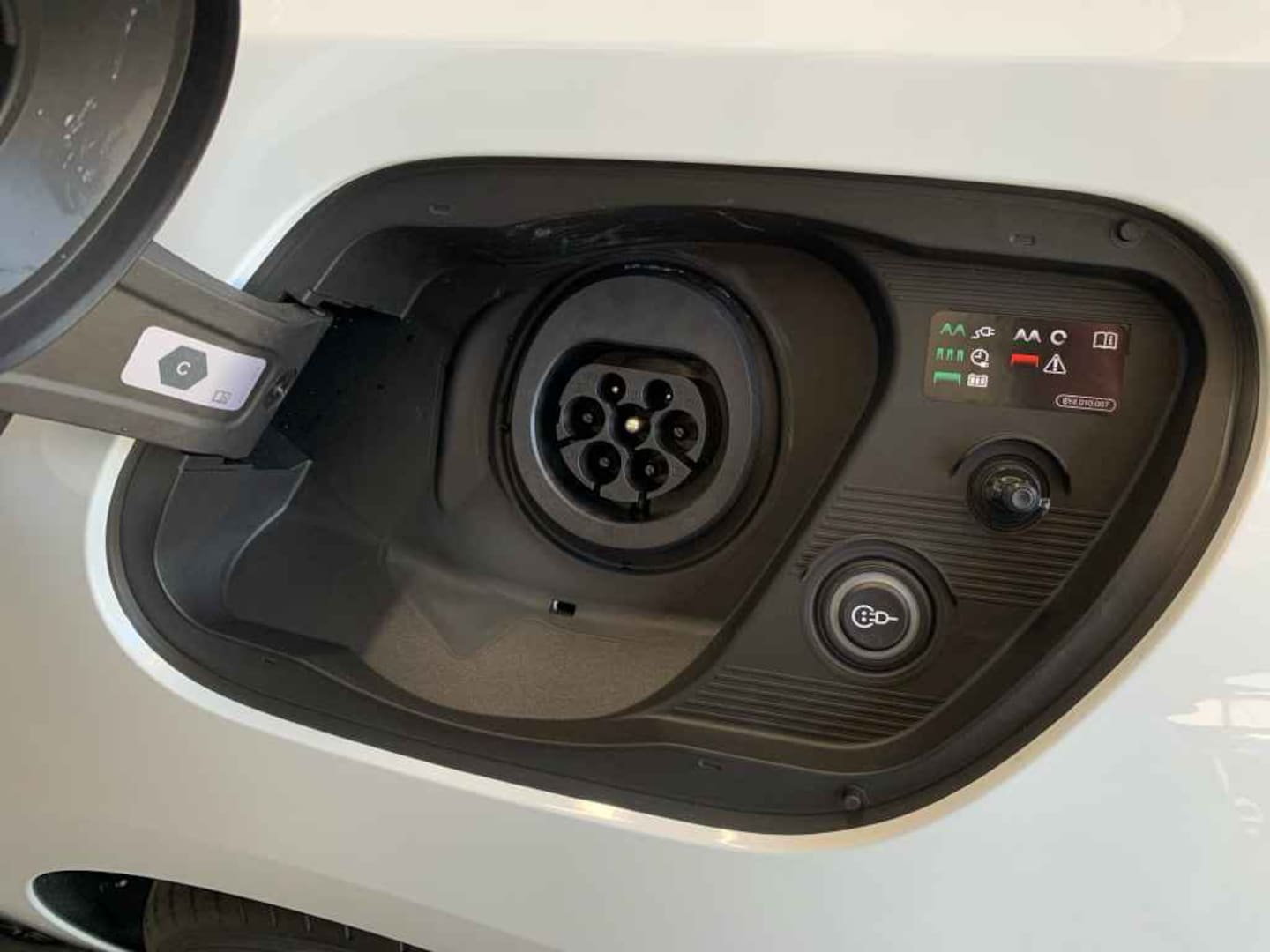 Bild über Audi A5 Avant e-hybrid e-hybrid quattro 220 kW S tronic - für weitere Informationen kontaktieren Sie den Audi Partner