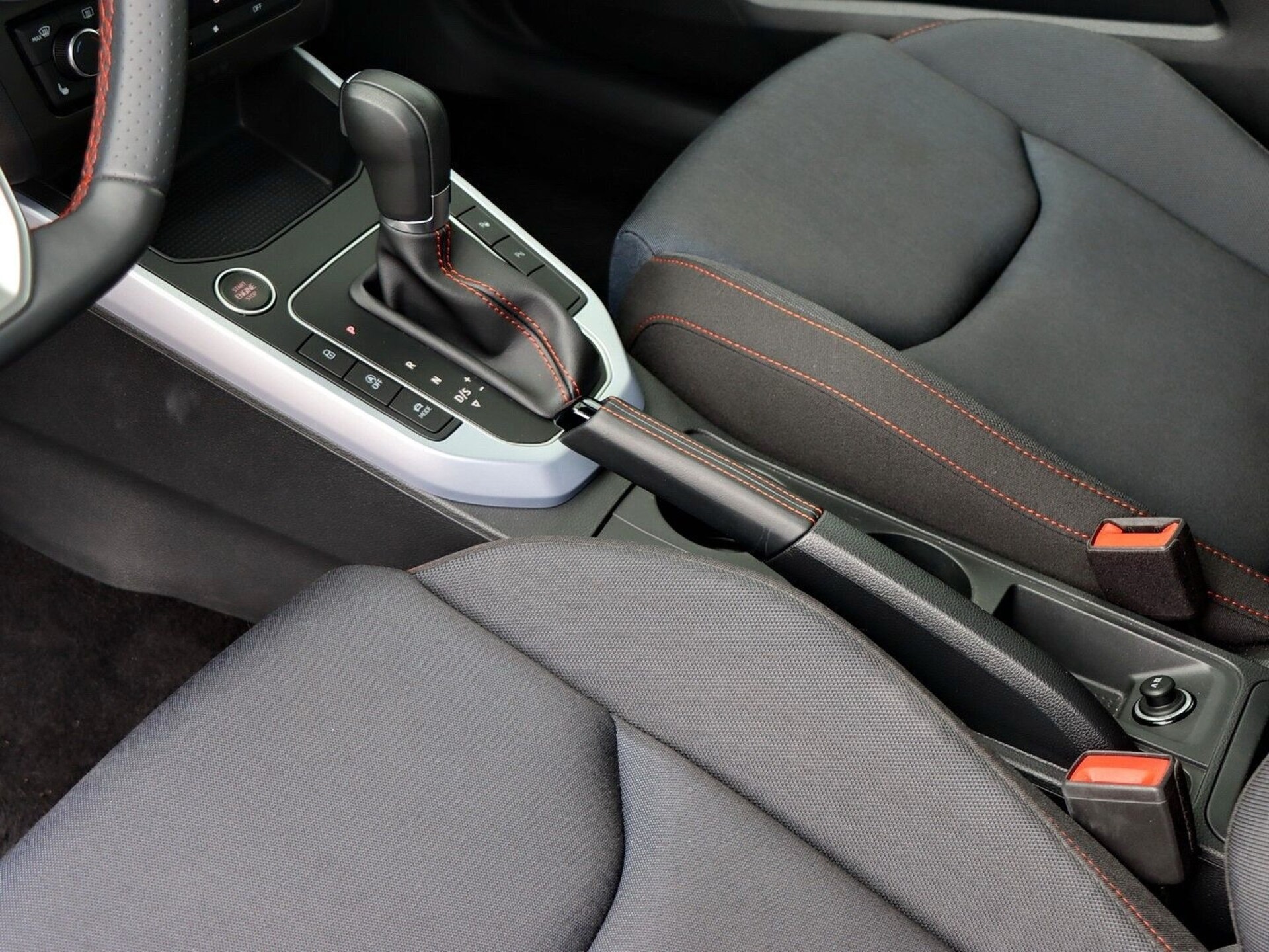 SEAT Arona FR