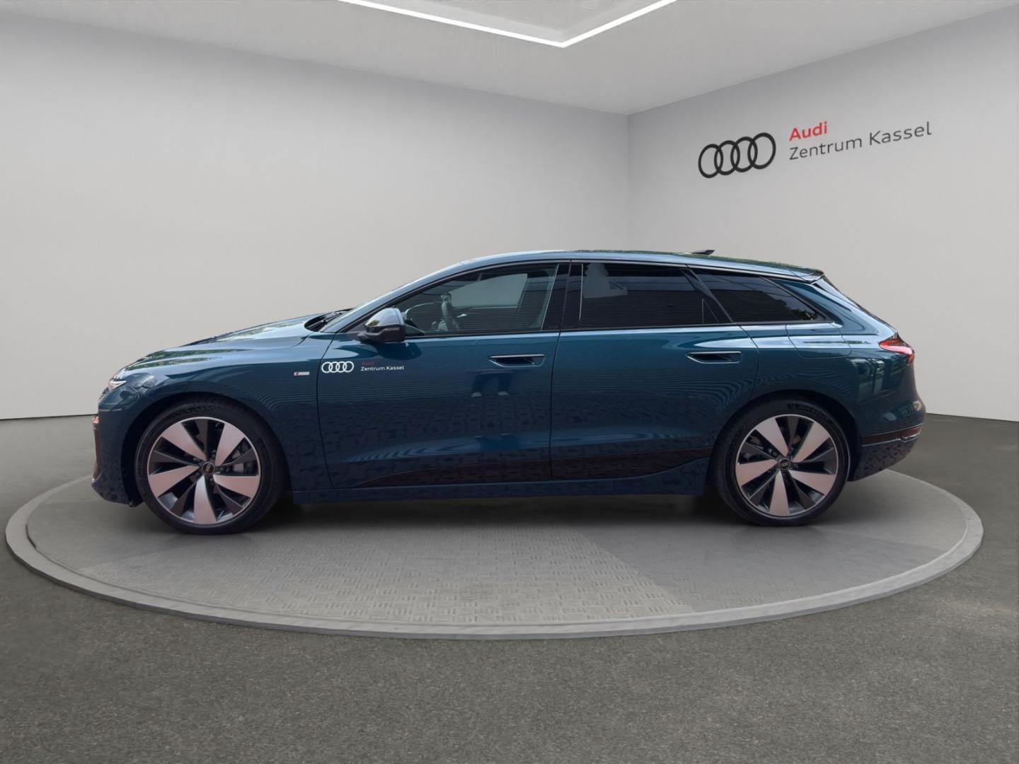 Bild über Audi A6 Avant e-tron S line business e-tron performance 270 kW - für weitere Informationen kontaktieren Sie den Audi Partner