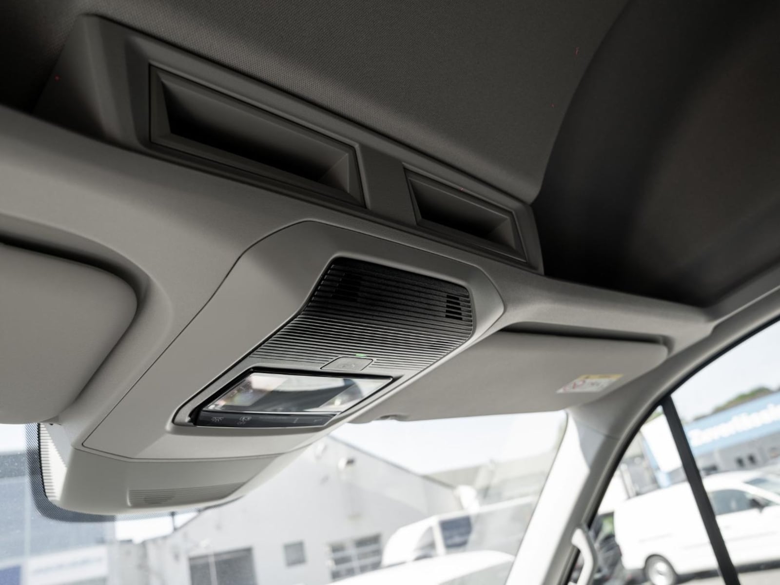 Volkswagen Crafter Kasten mittlerer Radstand – Bild 16
