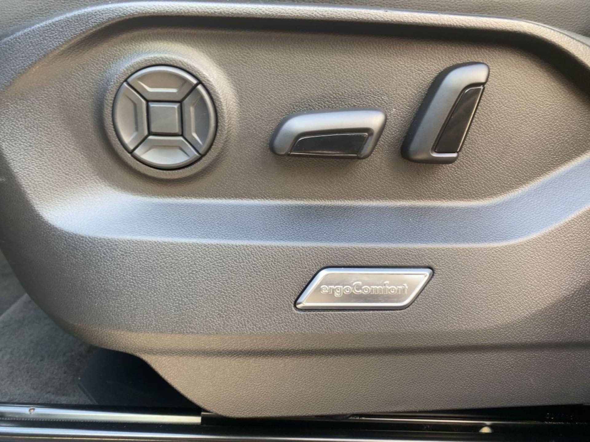 Volkswagen Touareg Basis-Modell