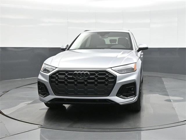 Used 2025 Audi Q5 Premium Plus with VIN WA1EAAFYXS2043008 for sale in Kansas City, MO