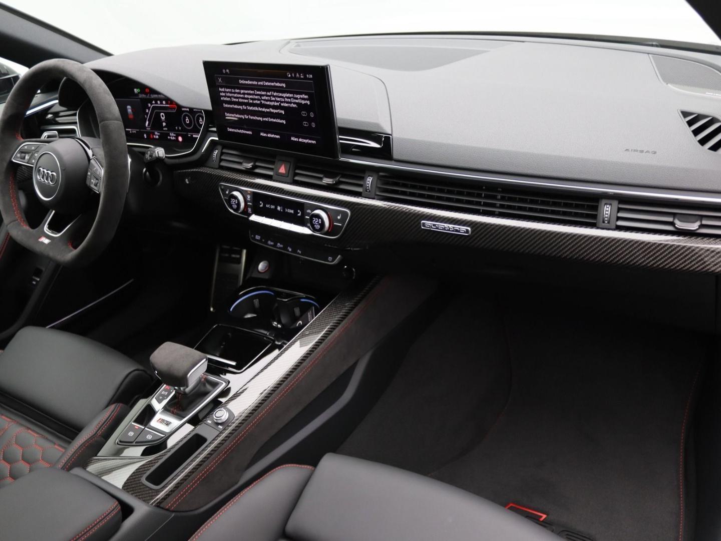 Image about Audi RS 4 Avant TFSI quattro tiptronic
