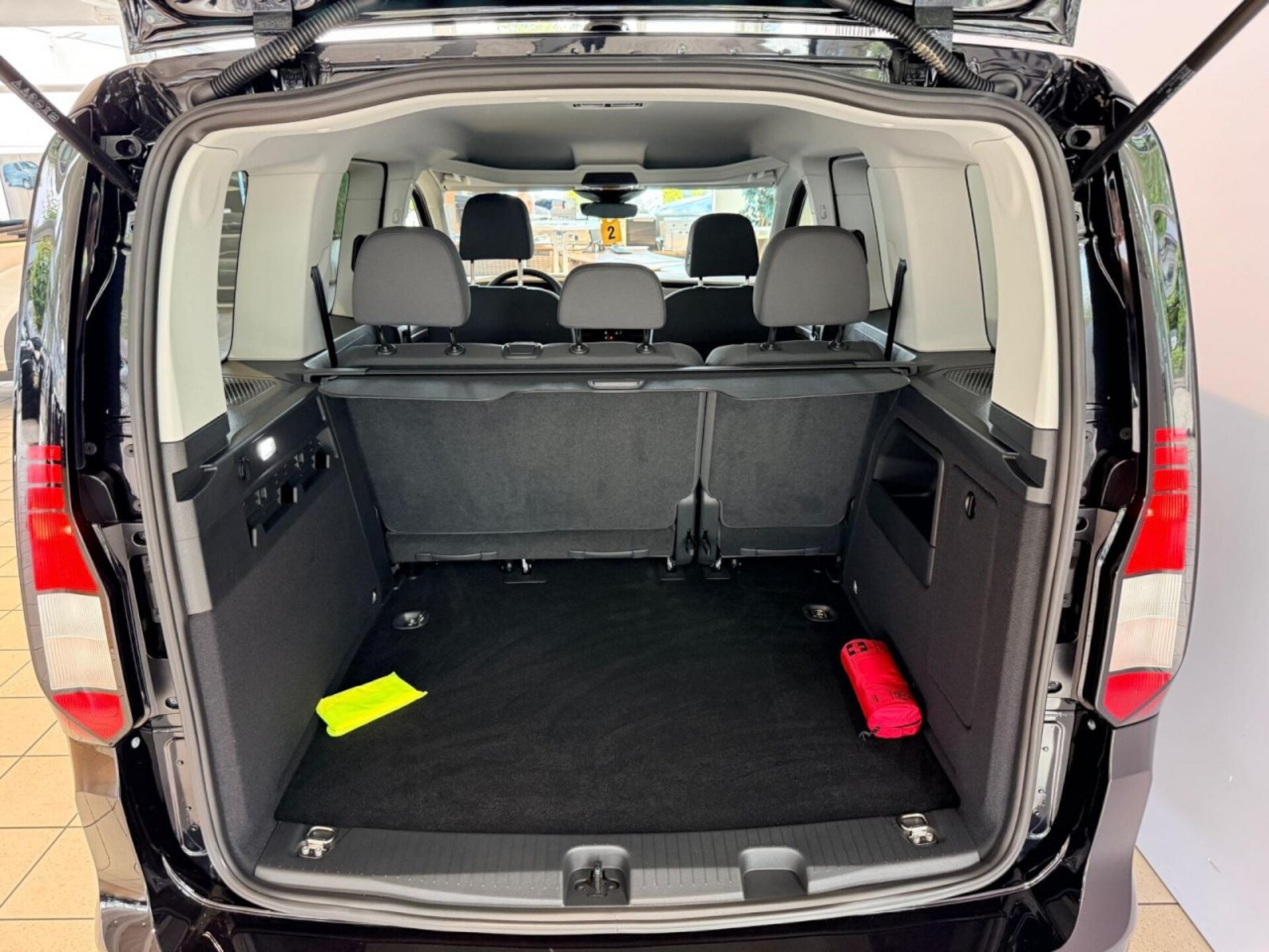 Volkswagen Caddy Basis-Modell