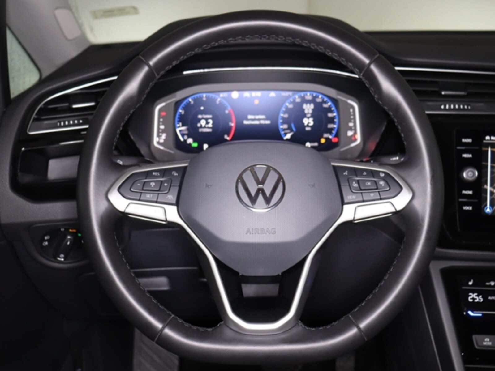 Volkswagen Touran – Bild 8