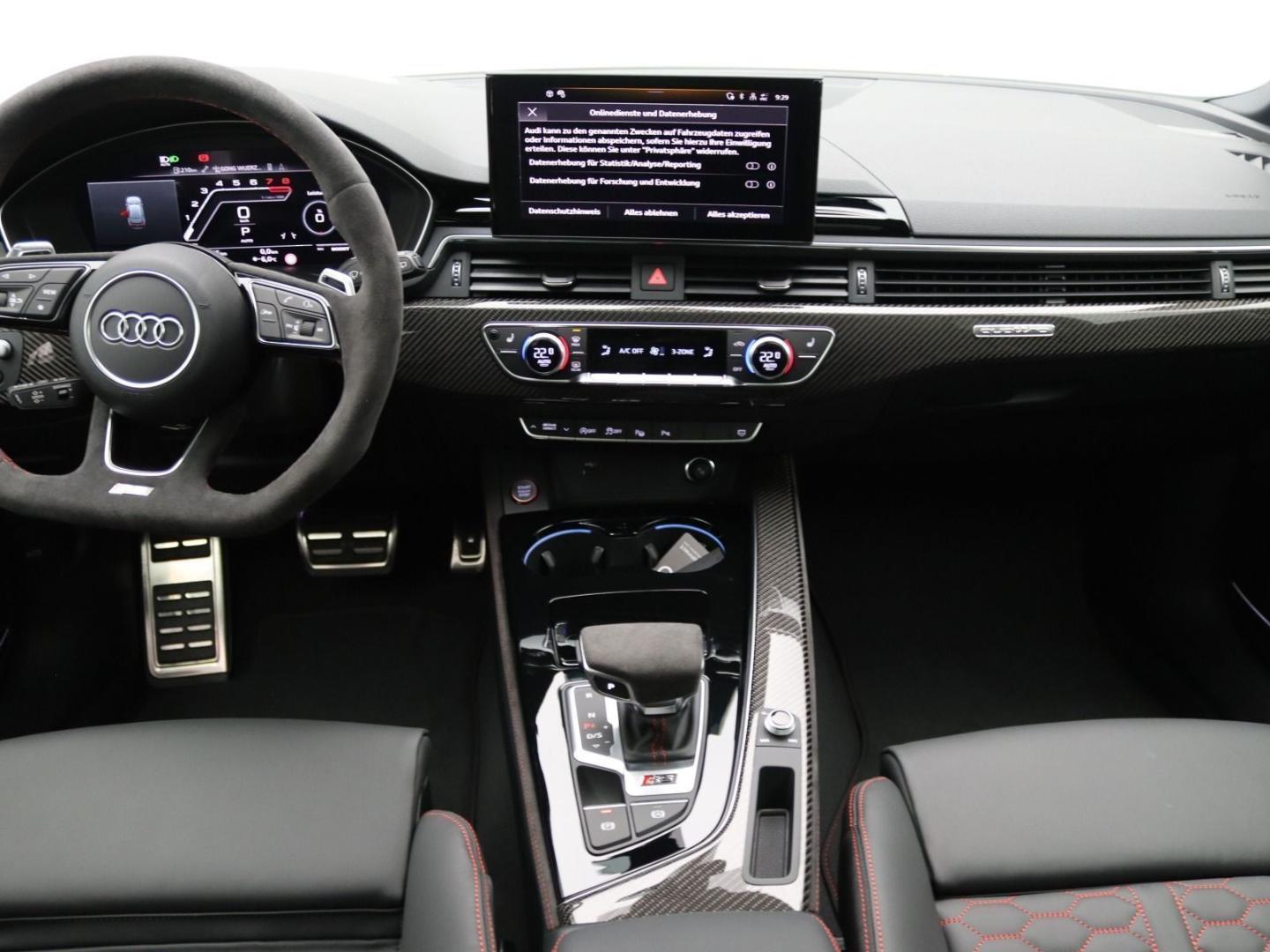 Image about Audi RS 4 Avant TFSI quattro tiptronic