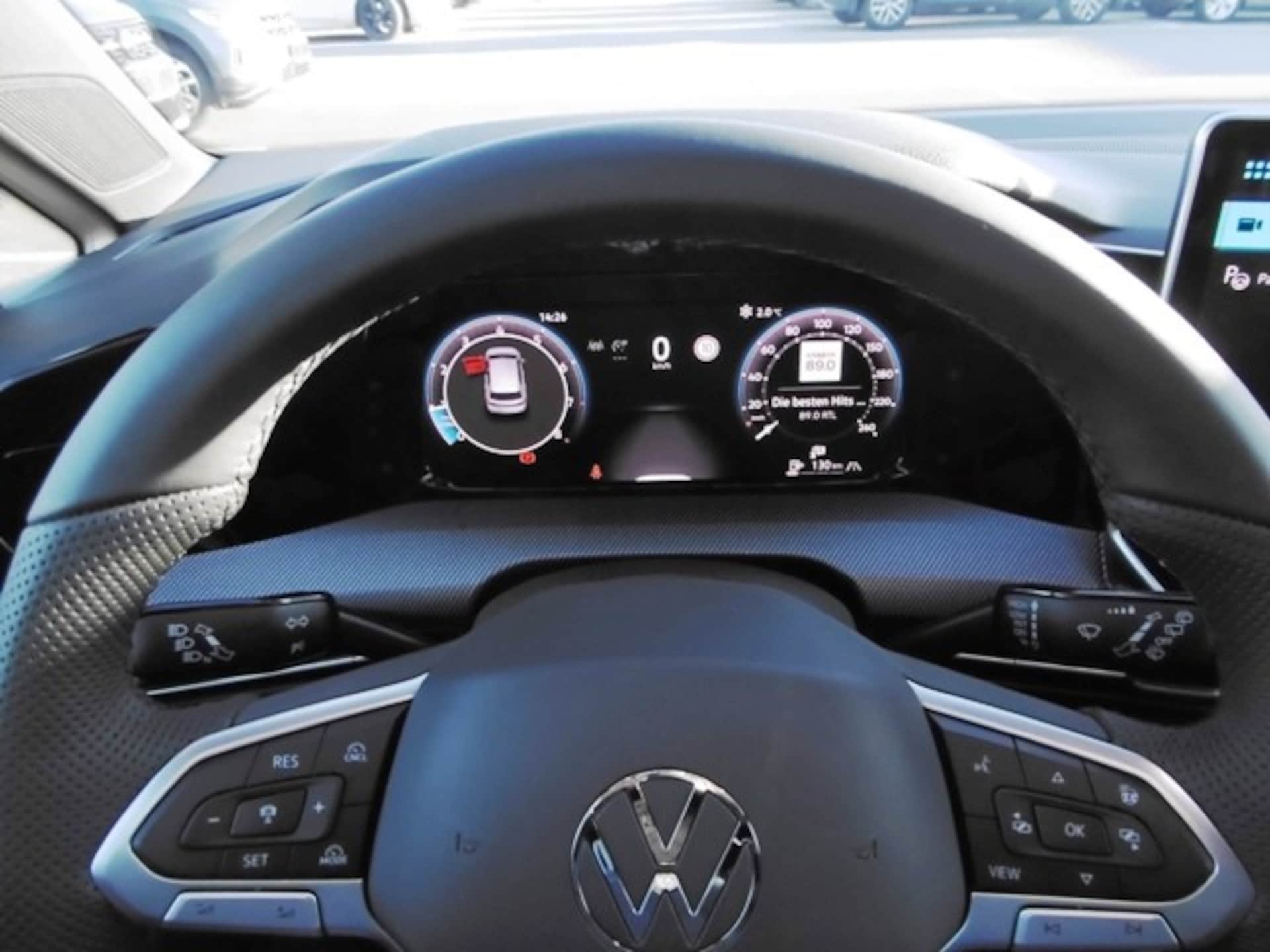 Volkswagen Golf R-Line