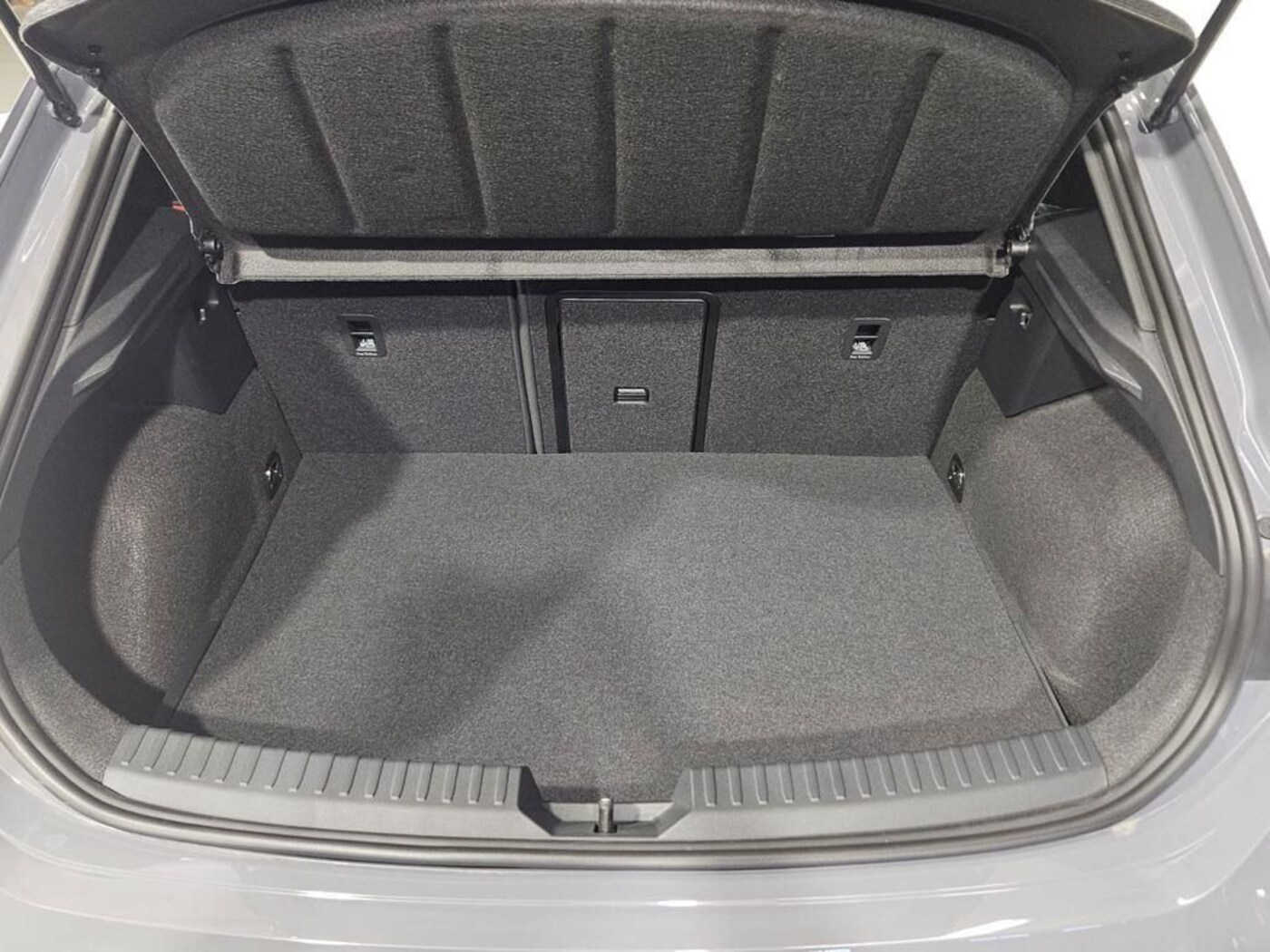 CUPRA Leon León 1.5 TSI e-Hybrid DSG 150 kW (204 CV) — photo 7
