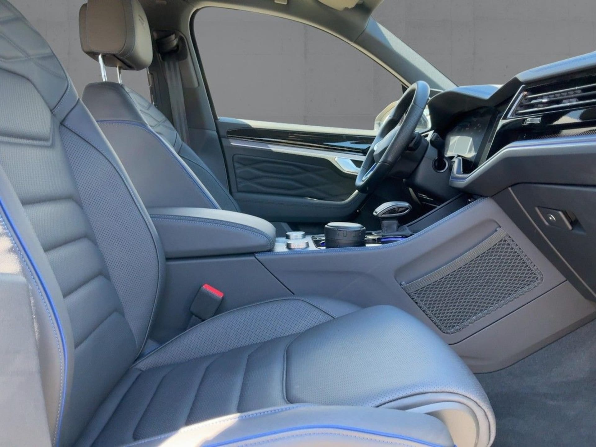 Volkswagen Touareg R