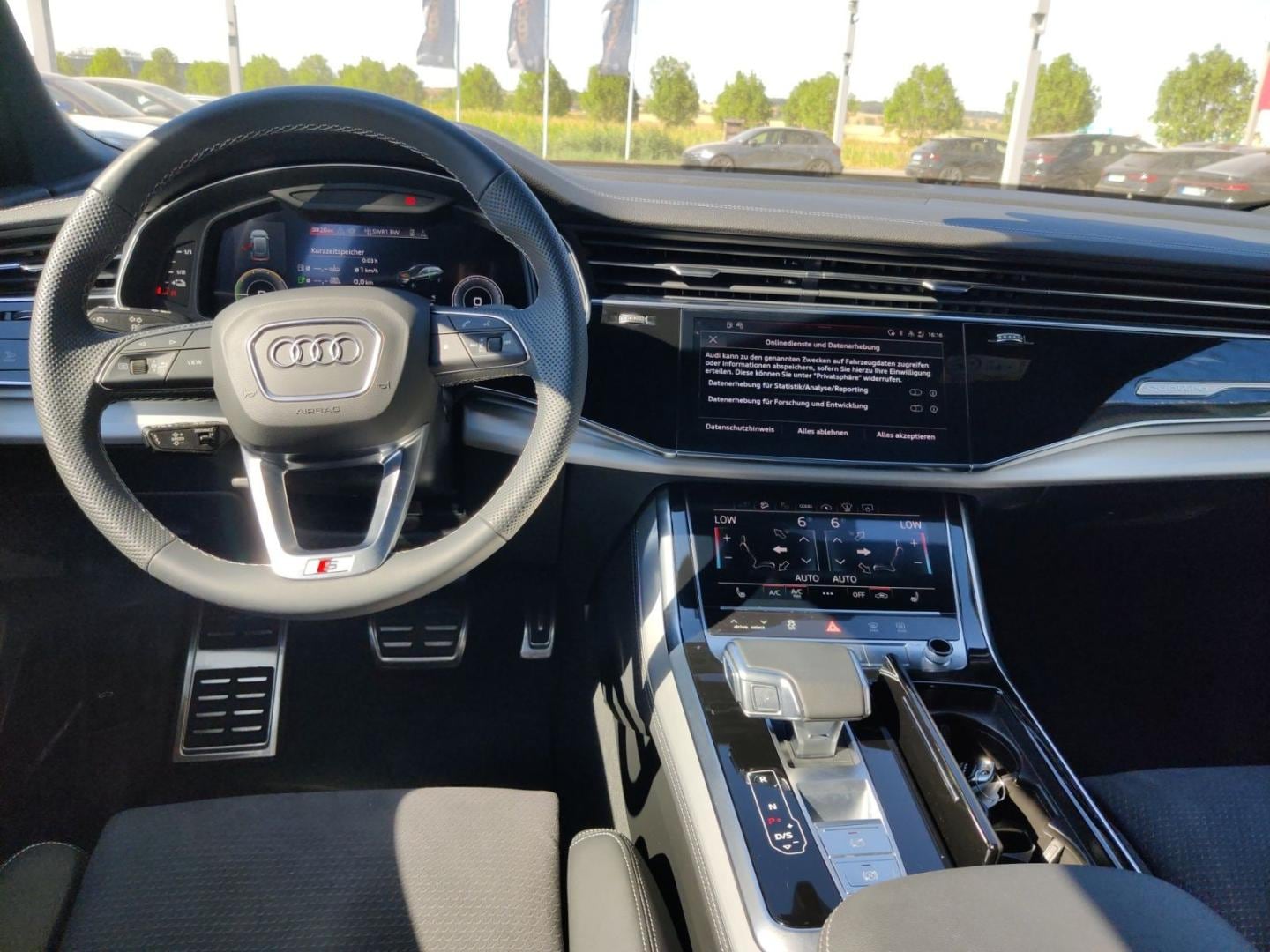 Bild über Audi Q8 SUV TFSI e S line business TFSI e quattro 360 kW tiptronic - für weitere Informationen kontaktieren Sie den Audi Partner