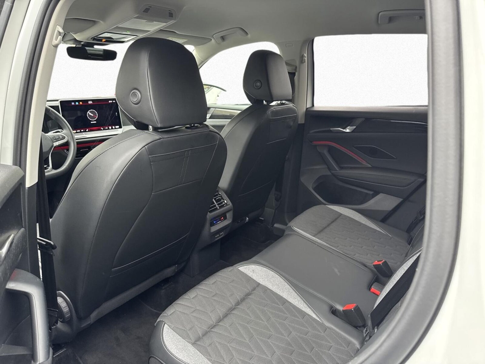 Volkswagen Tiguan – Bild 13