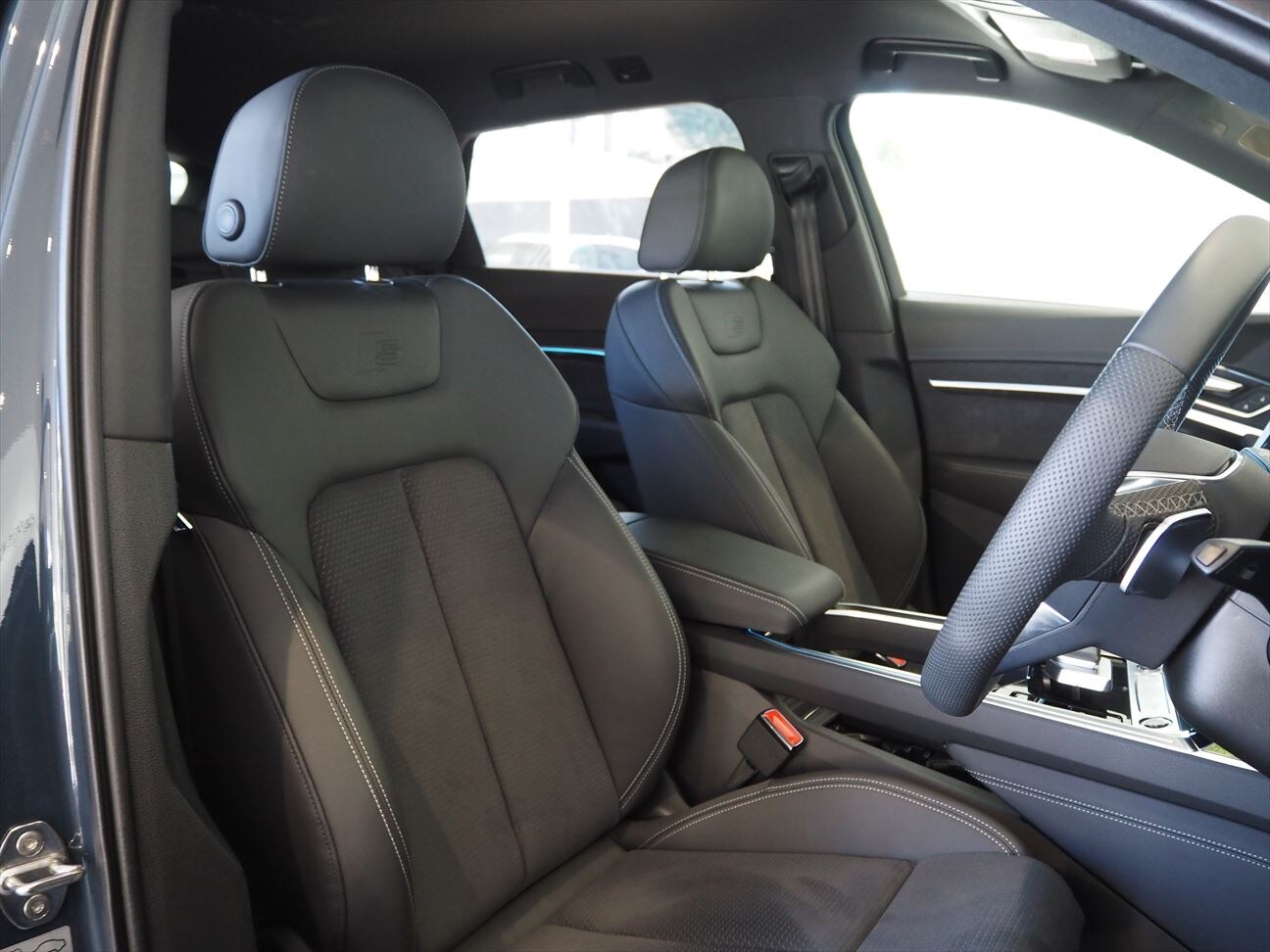 Image about Audi Q8 e-tron 55 e-tron S line