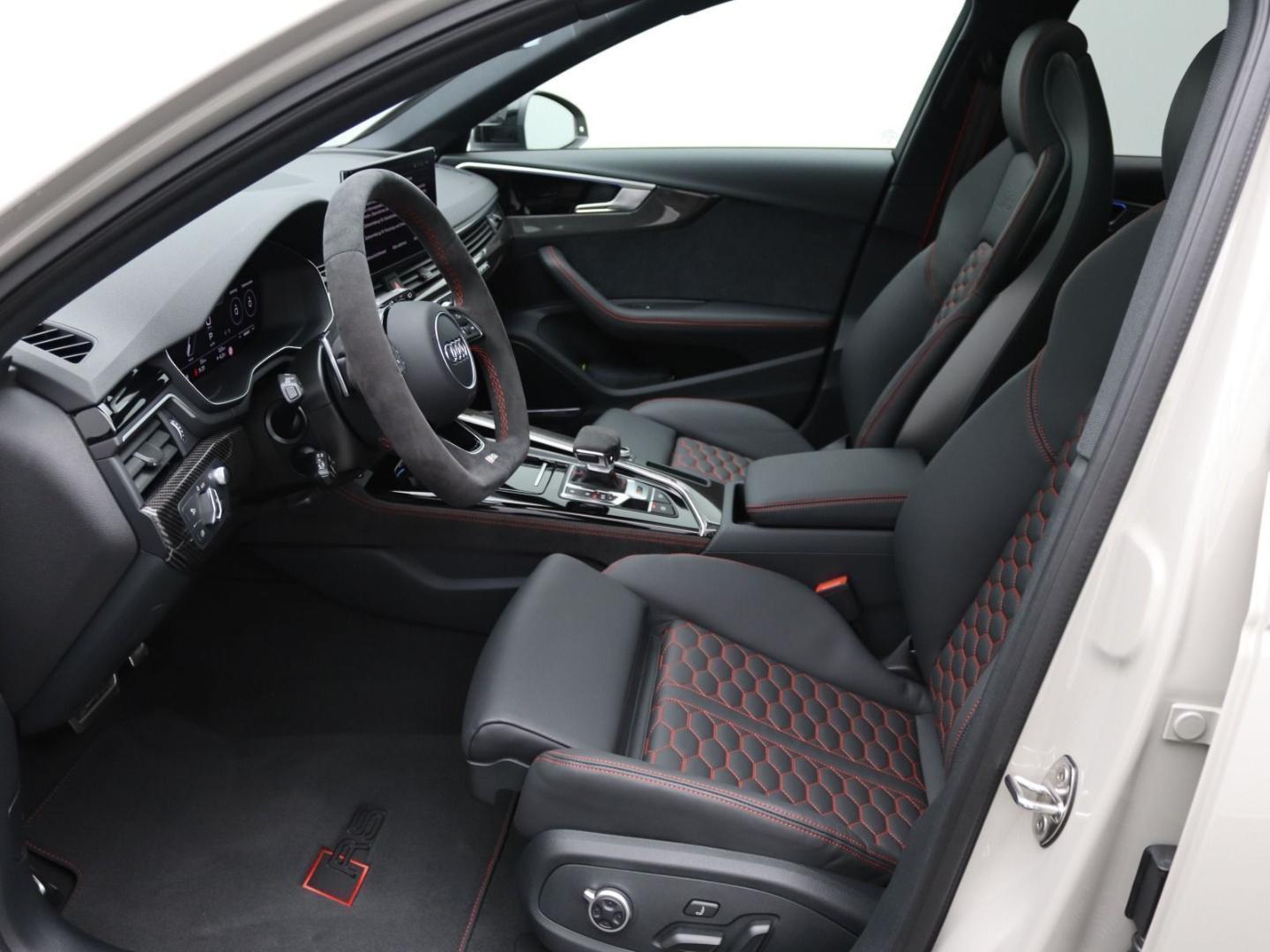 Image about Audi RS 4 Avant TFSI quattro tiptronic