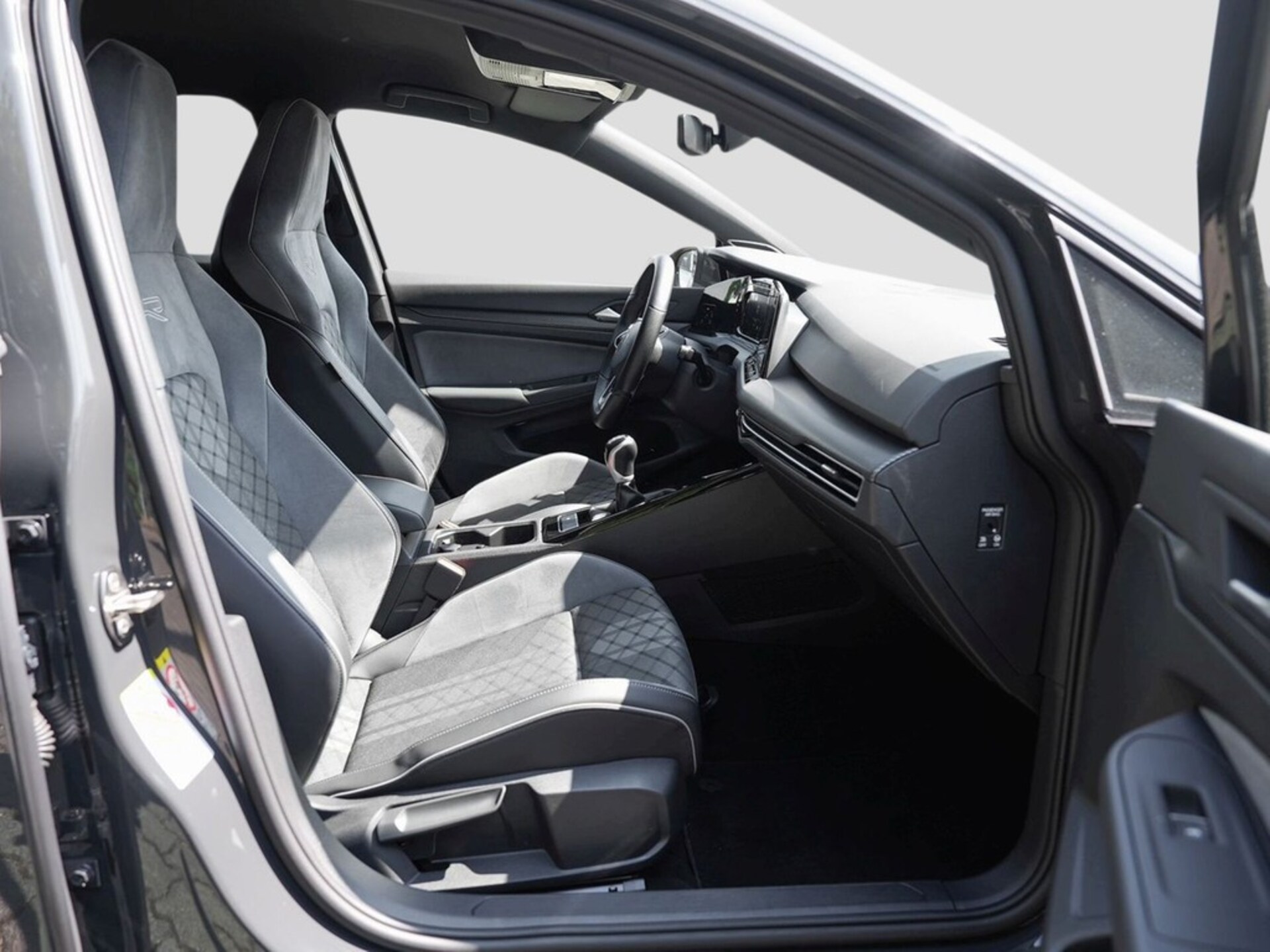 Volkswagen Golf R-Line