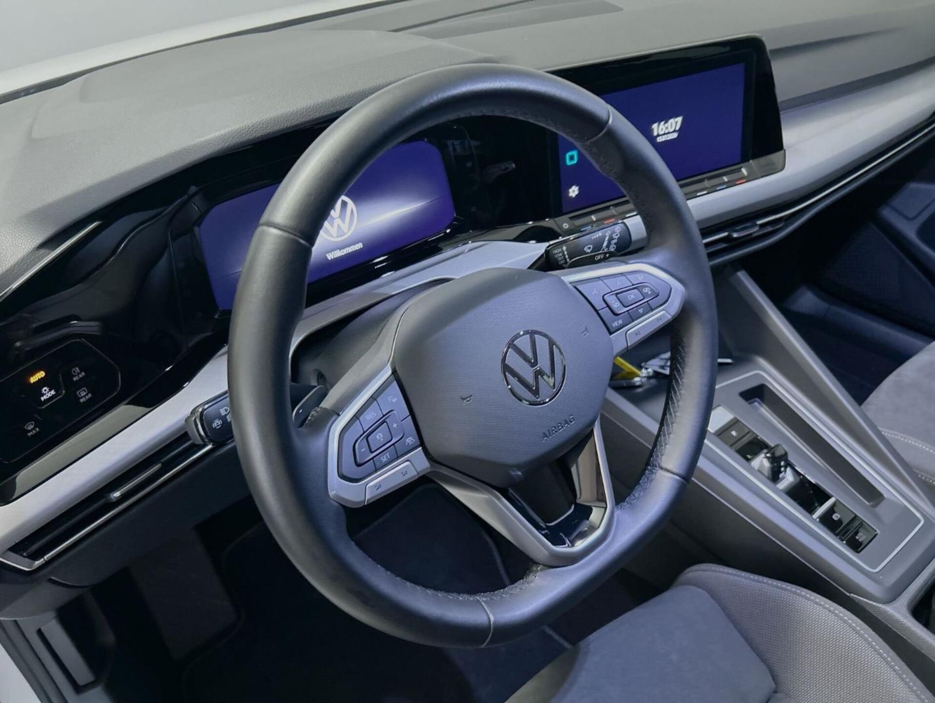 Volkswagen Golf Variant Life
