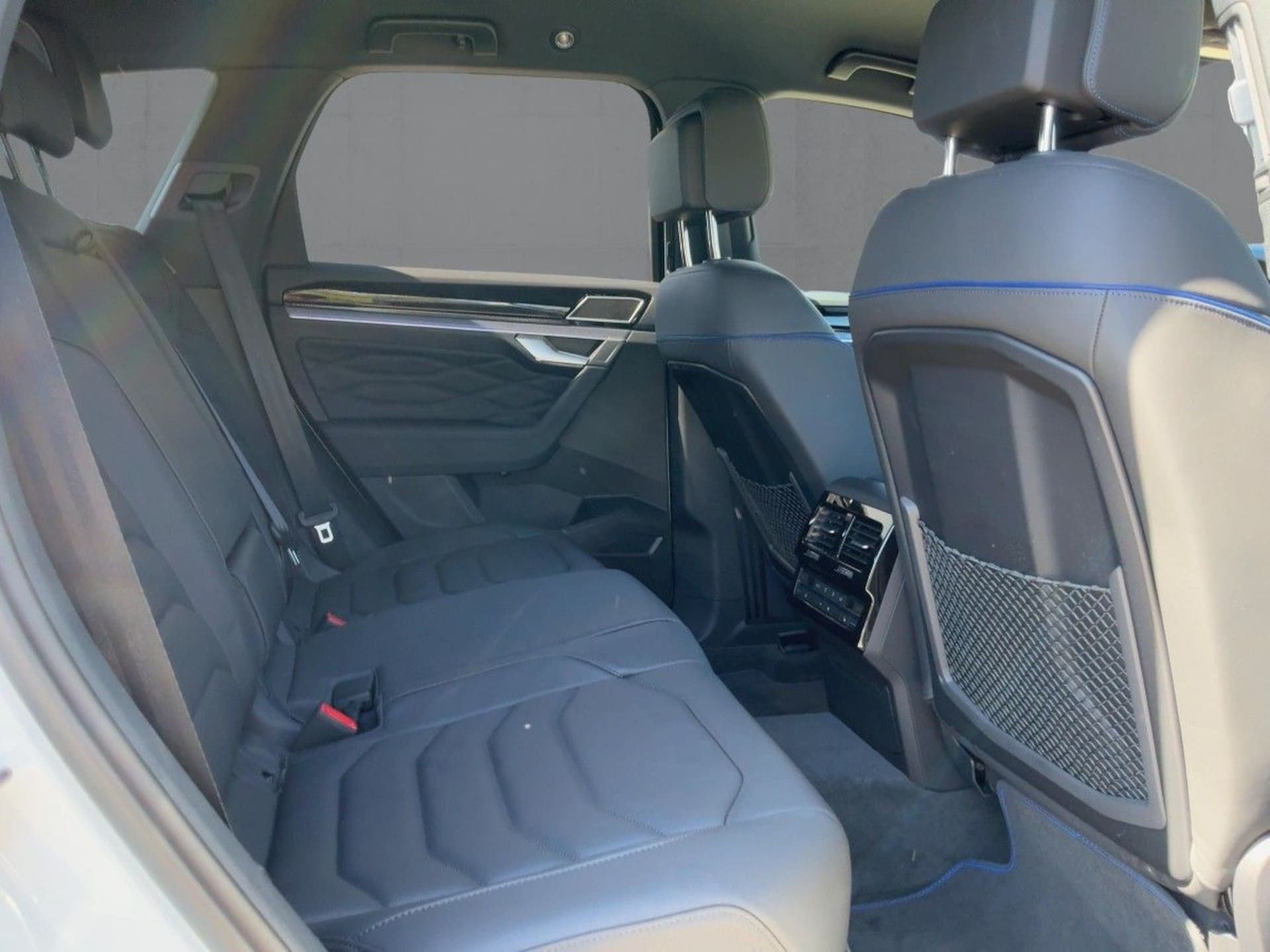 Volkswagen Touareg R