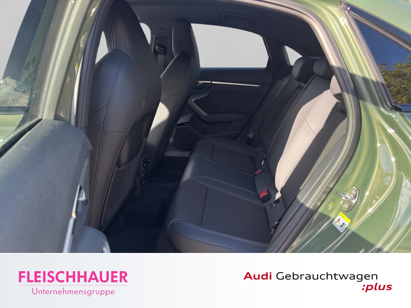 Bild über Audi S3 Limousine TFSI quattro S tronic - für weitere Informationen kontaktieren Sie den Audi Partner
